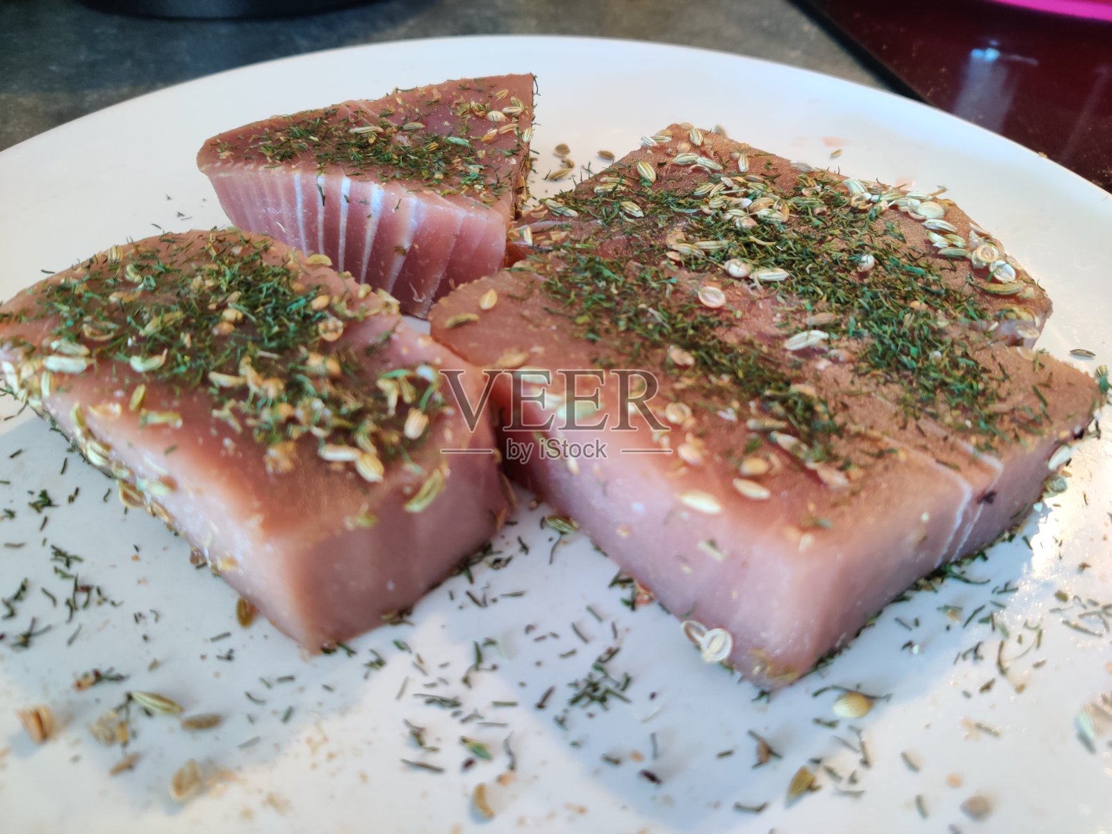 伦敦/英国——2020年8月20日:金枪鱼块照片摄影图片