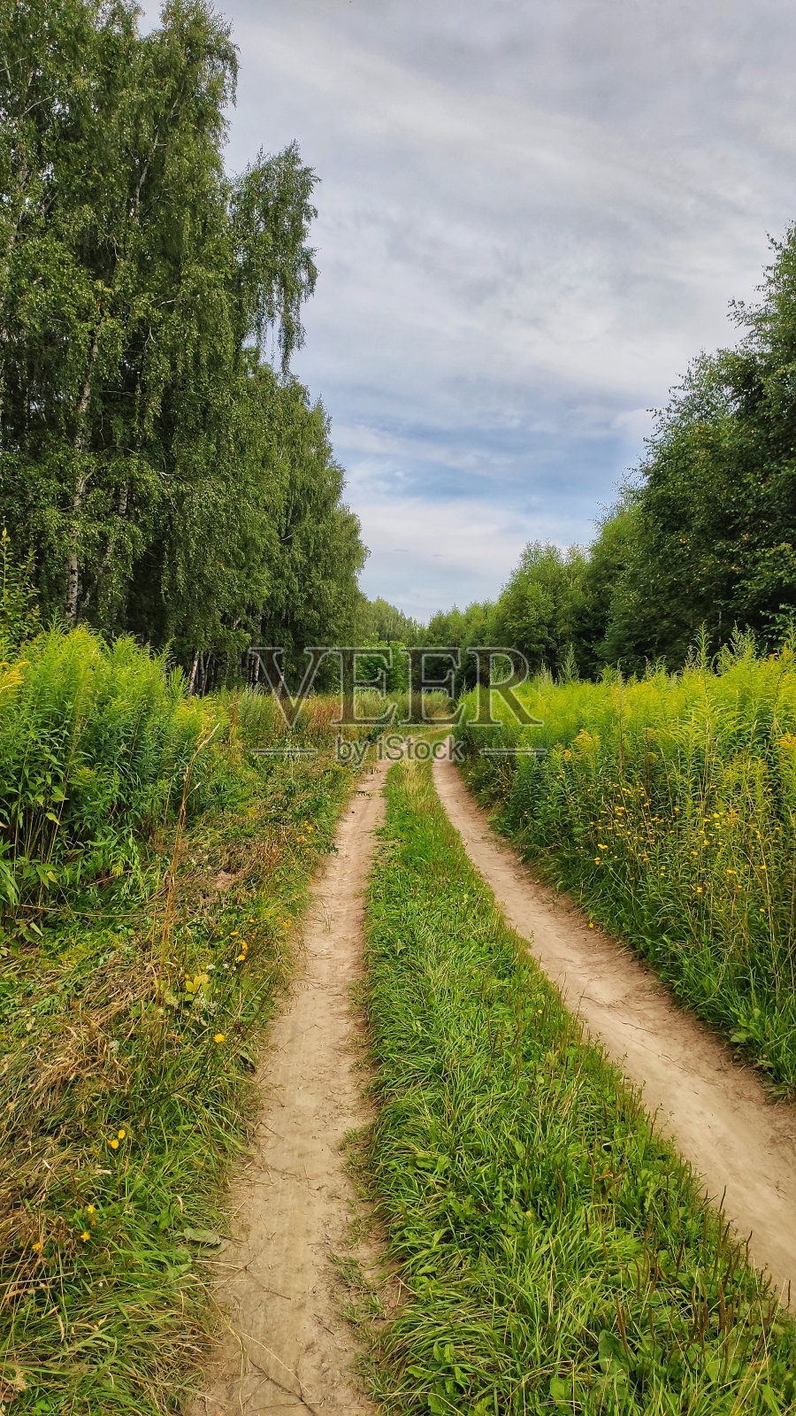 阴天的美丽天空照片摄影图片