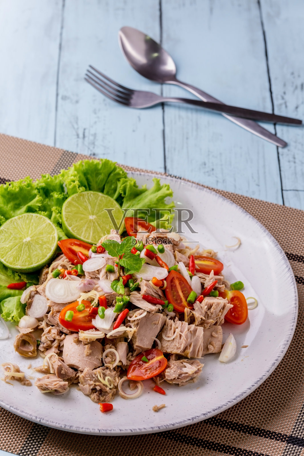 金枪鱼辣味沙拉泰国食物照片摄影图片