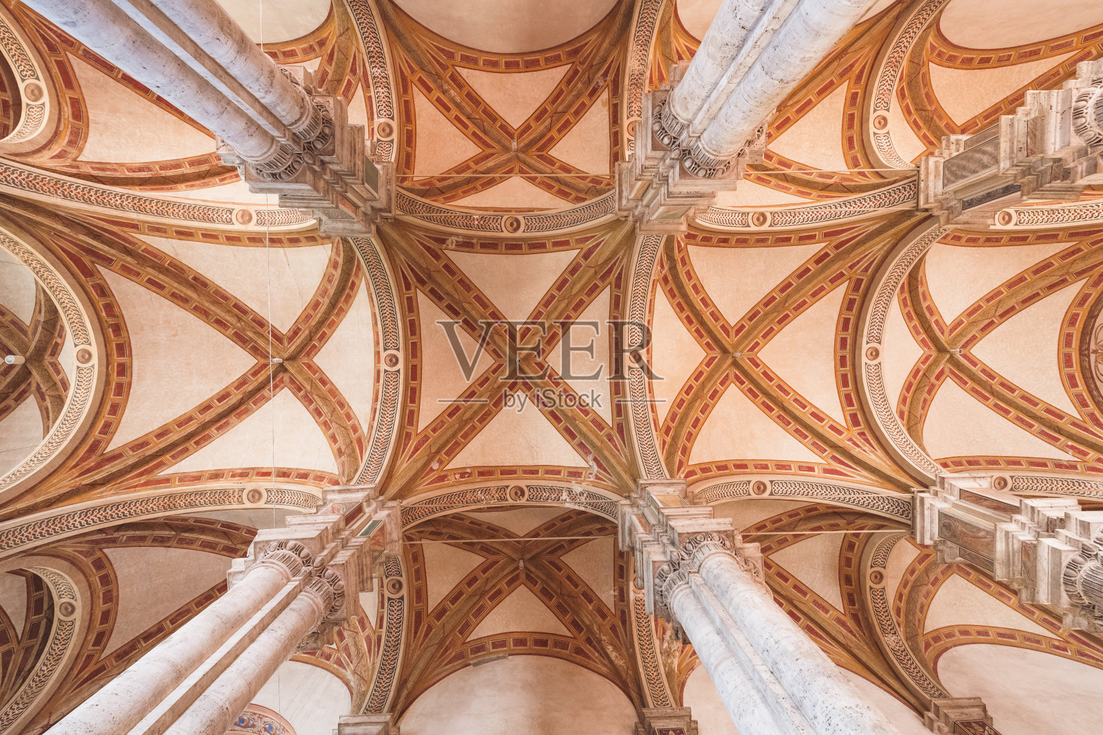 图案的教堂古董门在意大利的背景照片摄影图片