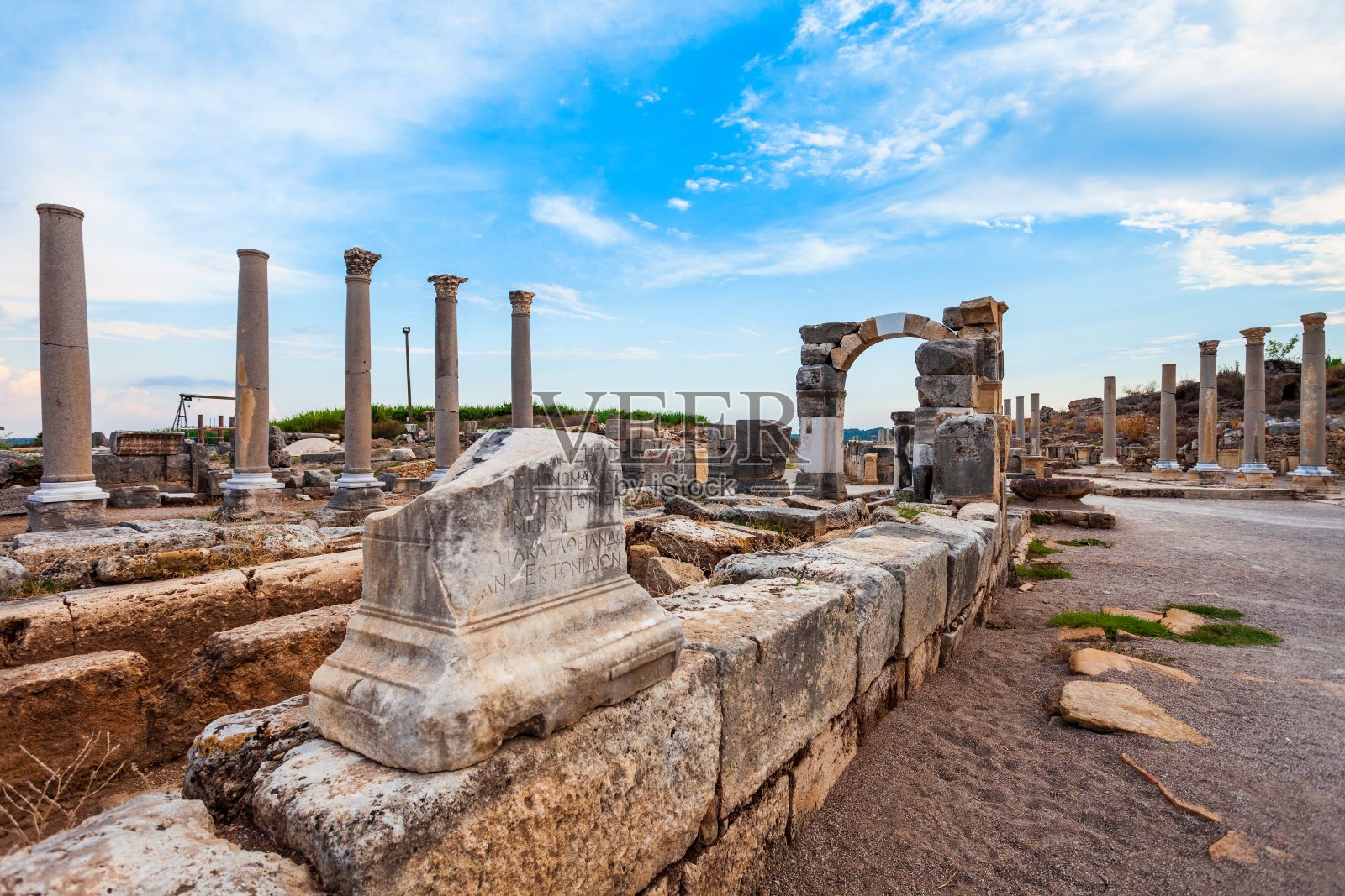 培日古安纳托利亚城市，安塔利亚照片摄影图片