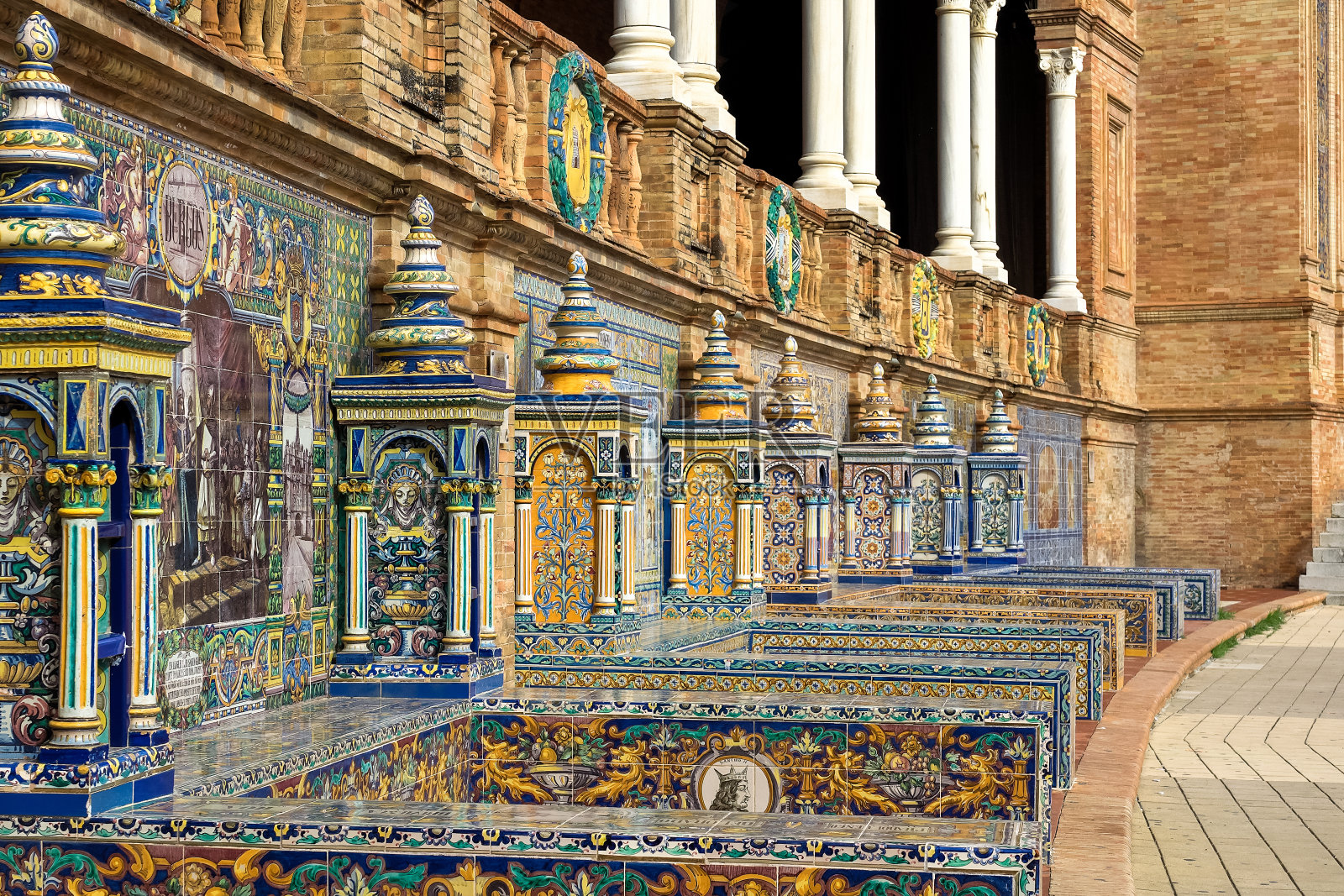 西班牙广场，西班牙安达卢西亚塞维利亚中心的西班牙广场。照片摄影图片