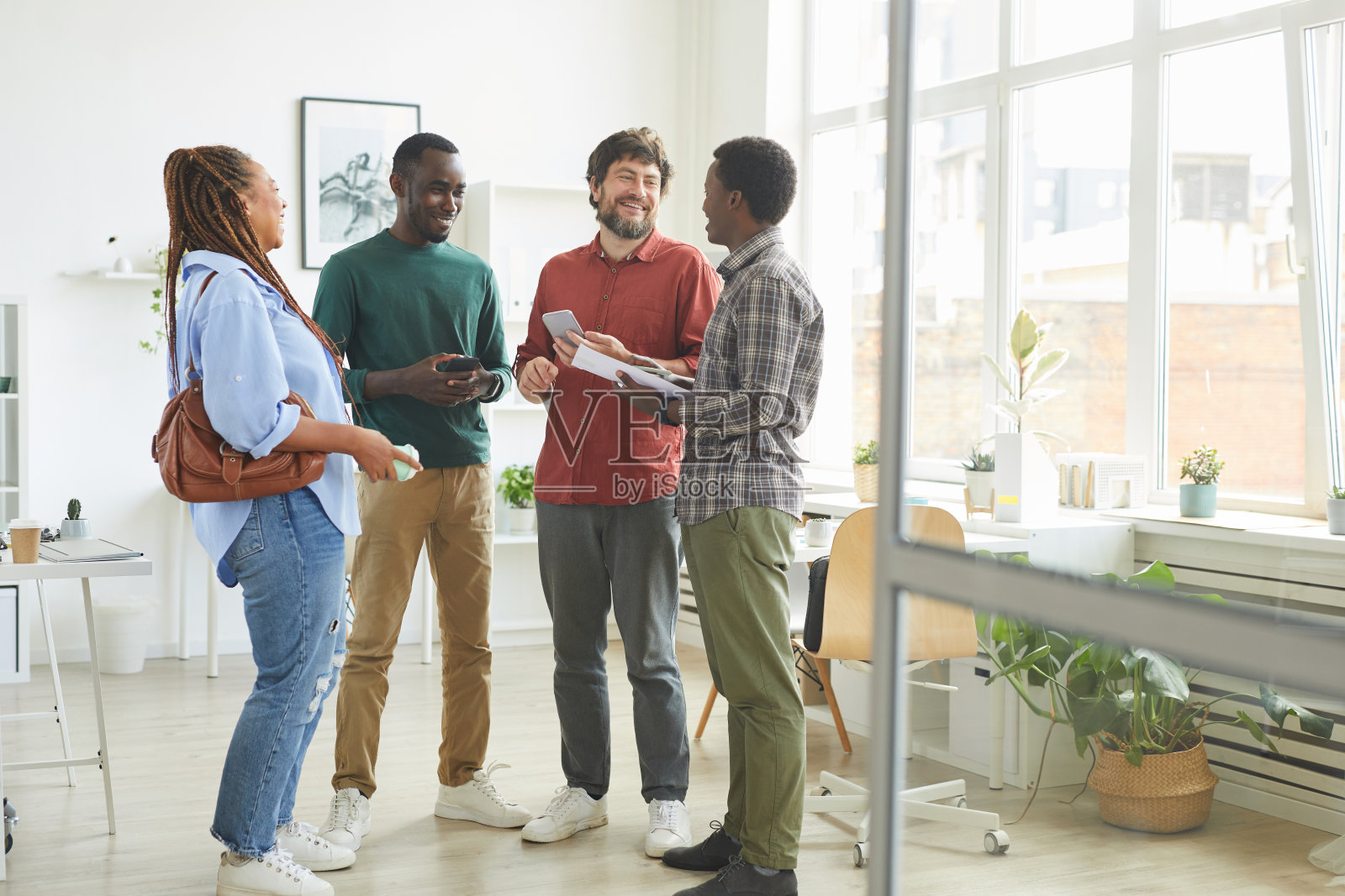 多元化的休闲商务团队照片摄影图片