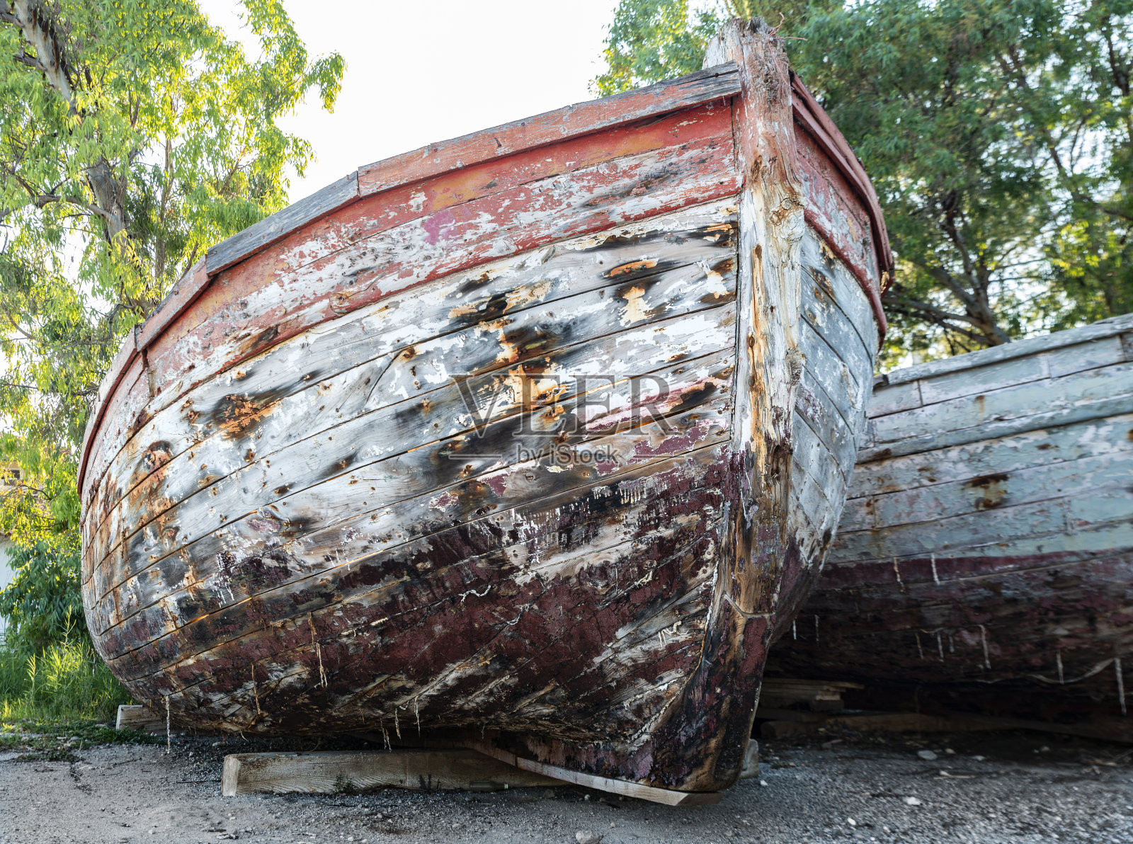 废弃的旧渔船照片摄影图片