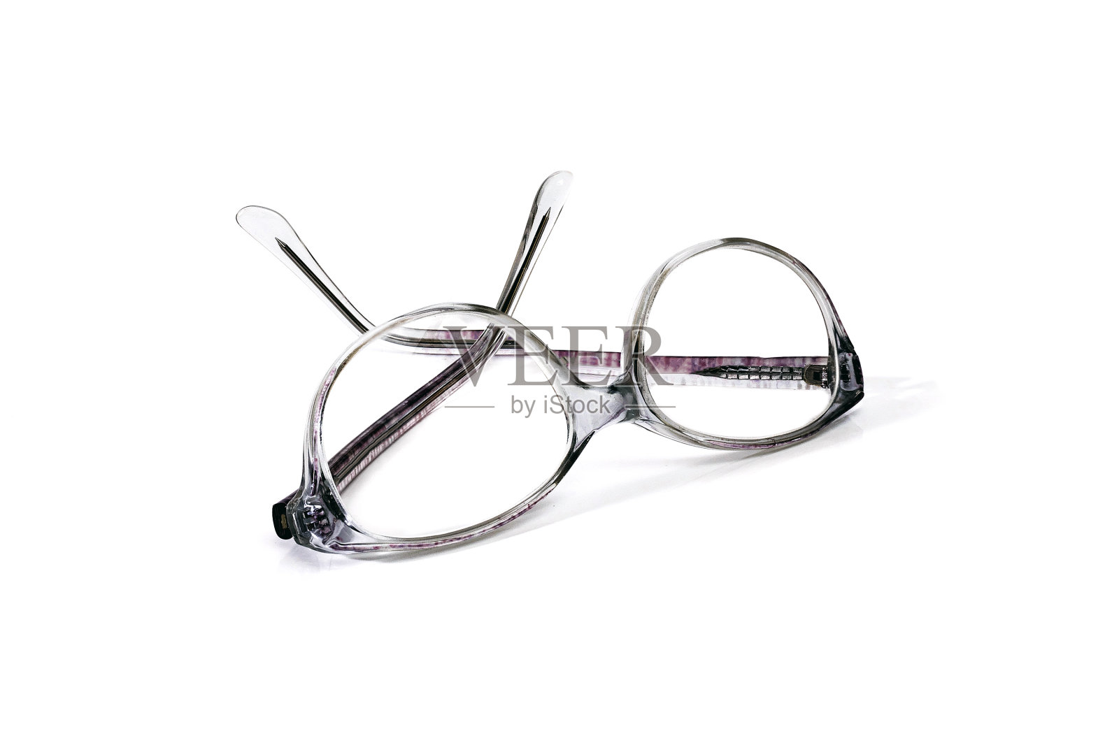 老花镜孤立在白色背景上照片摄影图片