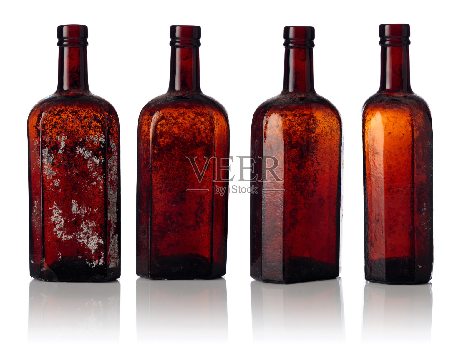 旧空瓶孤立在白色。照片摄影图片