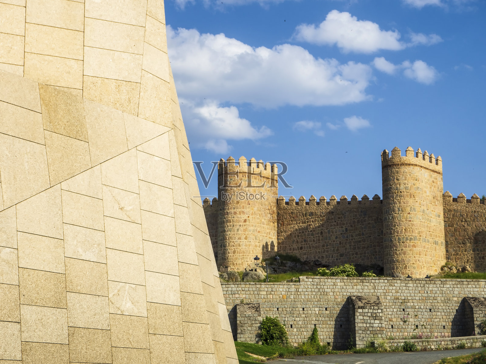 阿维拉的罗马城墙照片摄影图片