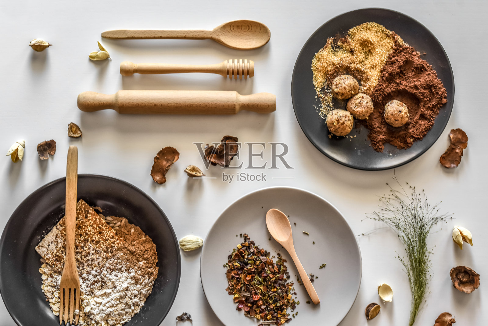 健康食品与木制配件照片摄影图片