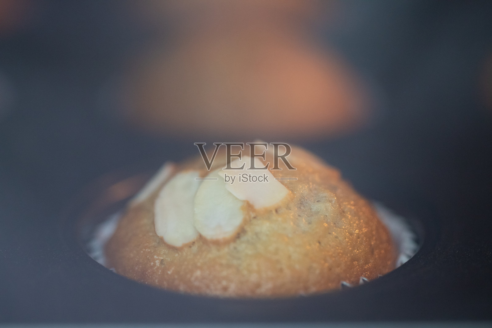 香蕉蛋糕。香蕉蛋糕杯照片摄影图片