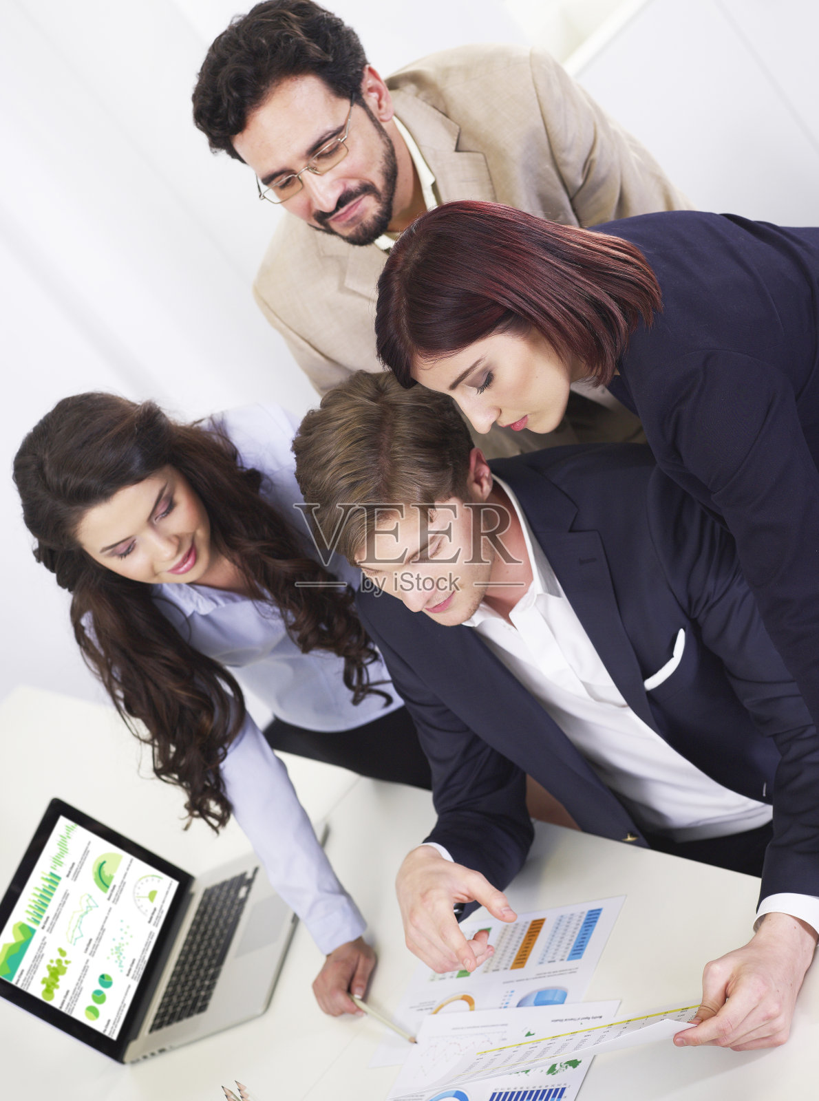 正在进行的团队合作照片摄影图片