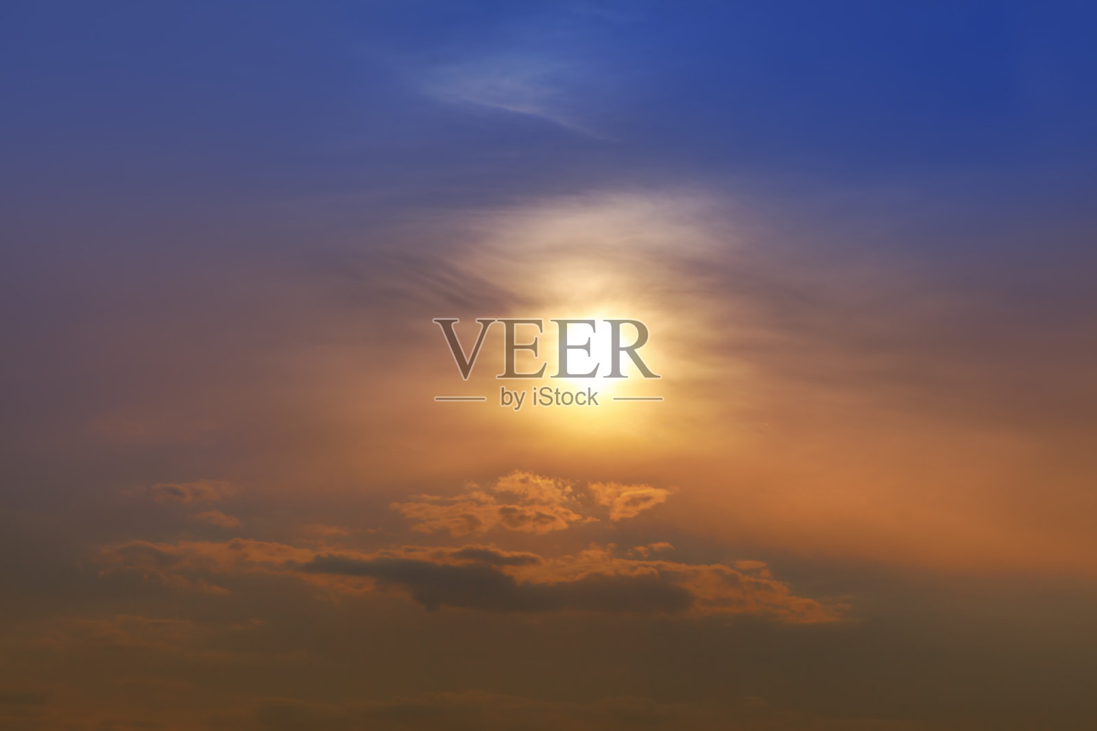 朦胧的暮色的天空照片摄影图片