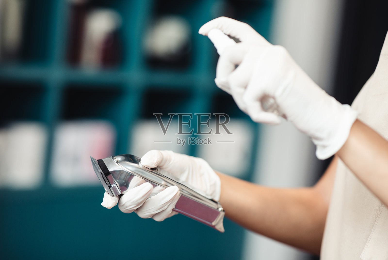 主人工作后消毒修剪机，关闭照片摄影图片