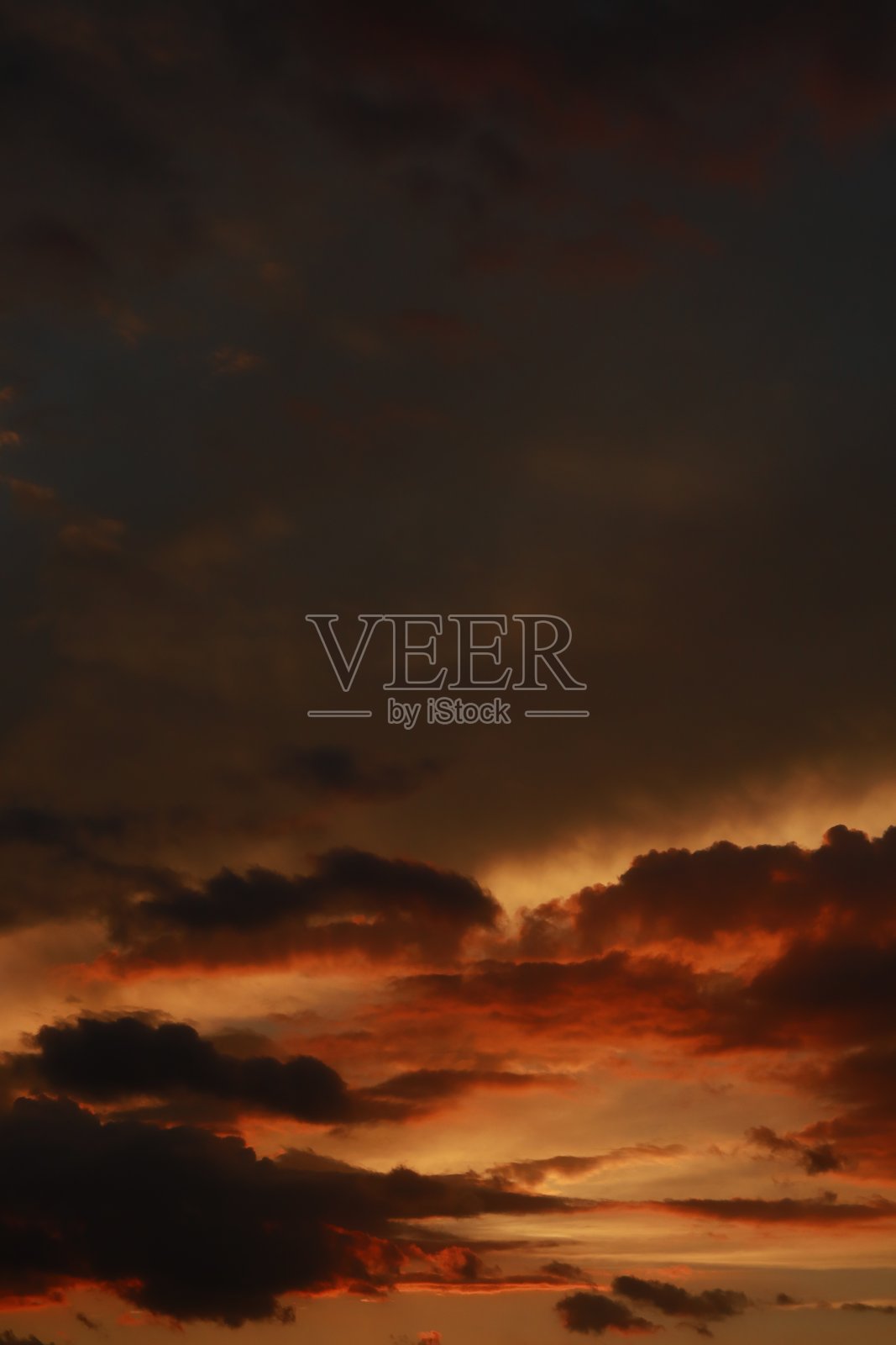 红色和蓝色的晚霞和天空照片摄影图片