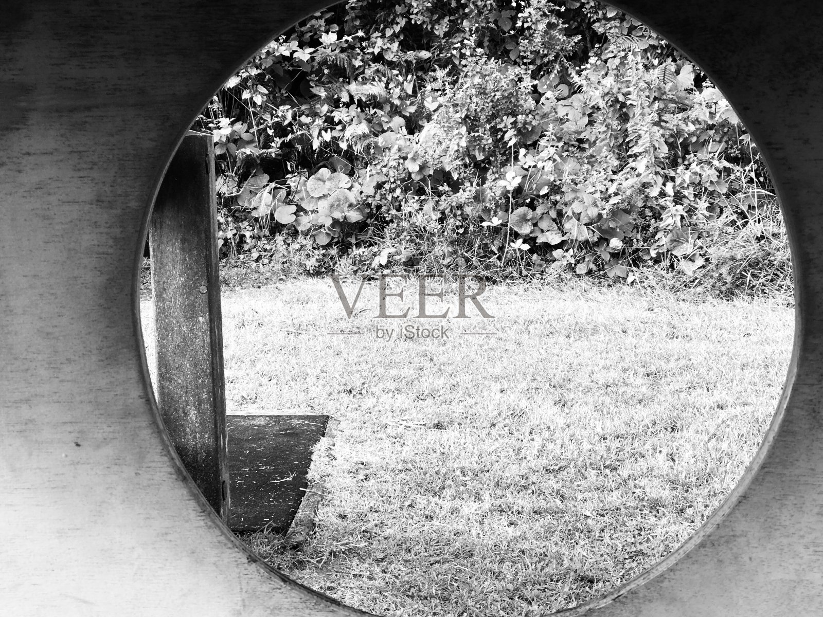 洞的另一边照片摄影图片