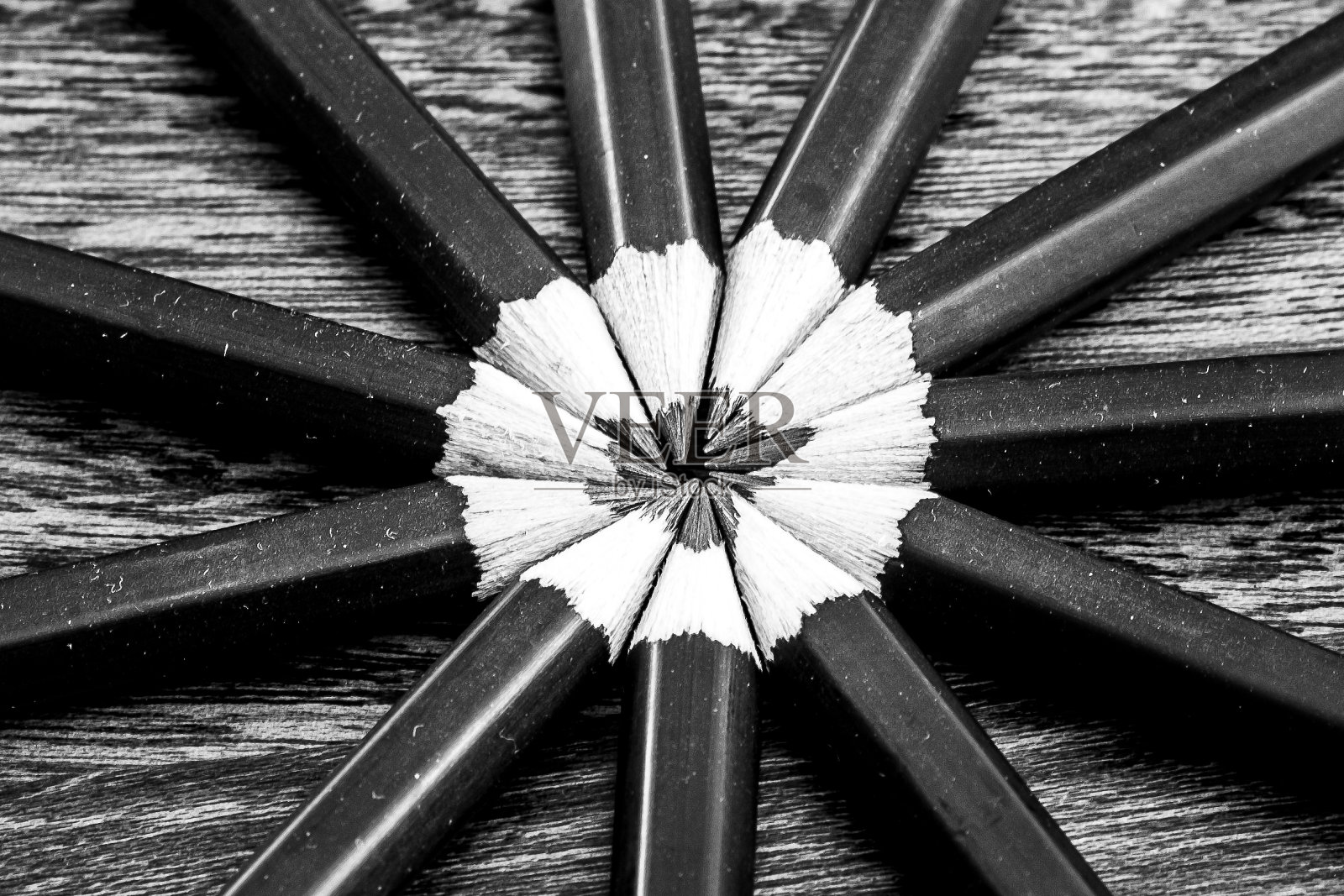 把铅笔叠起来照片摄影图片