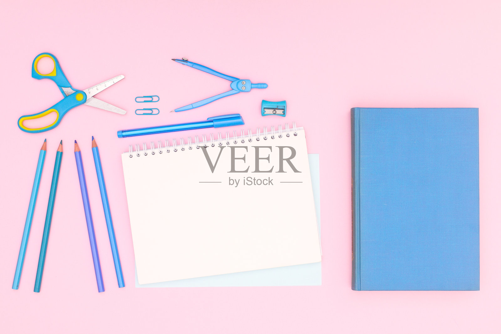 回到学校文具粉红色的主题照片摄影图片