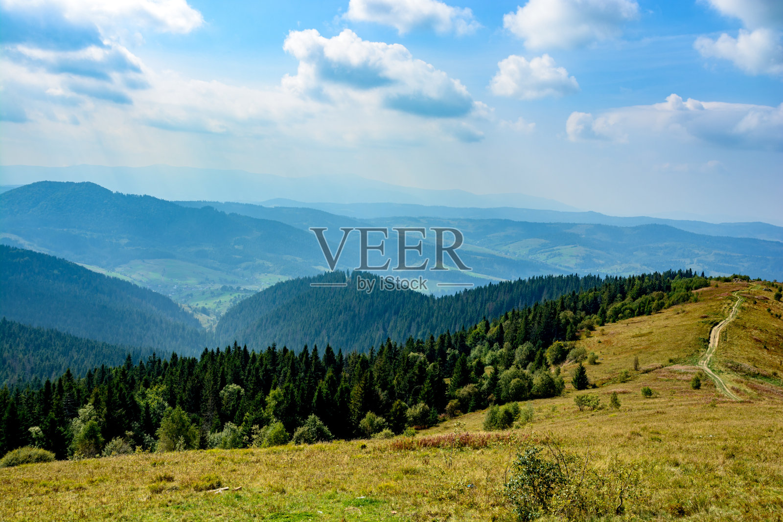 喀尔巴阡山脉的山景照片摄影图片