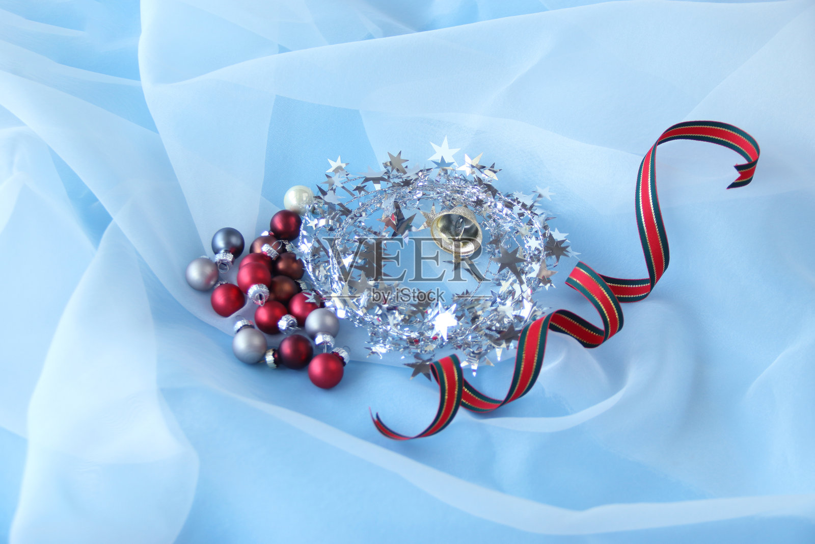 圣诞图像，圣诞球和星星照片摄影图片