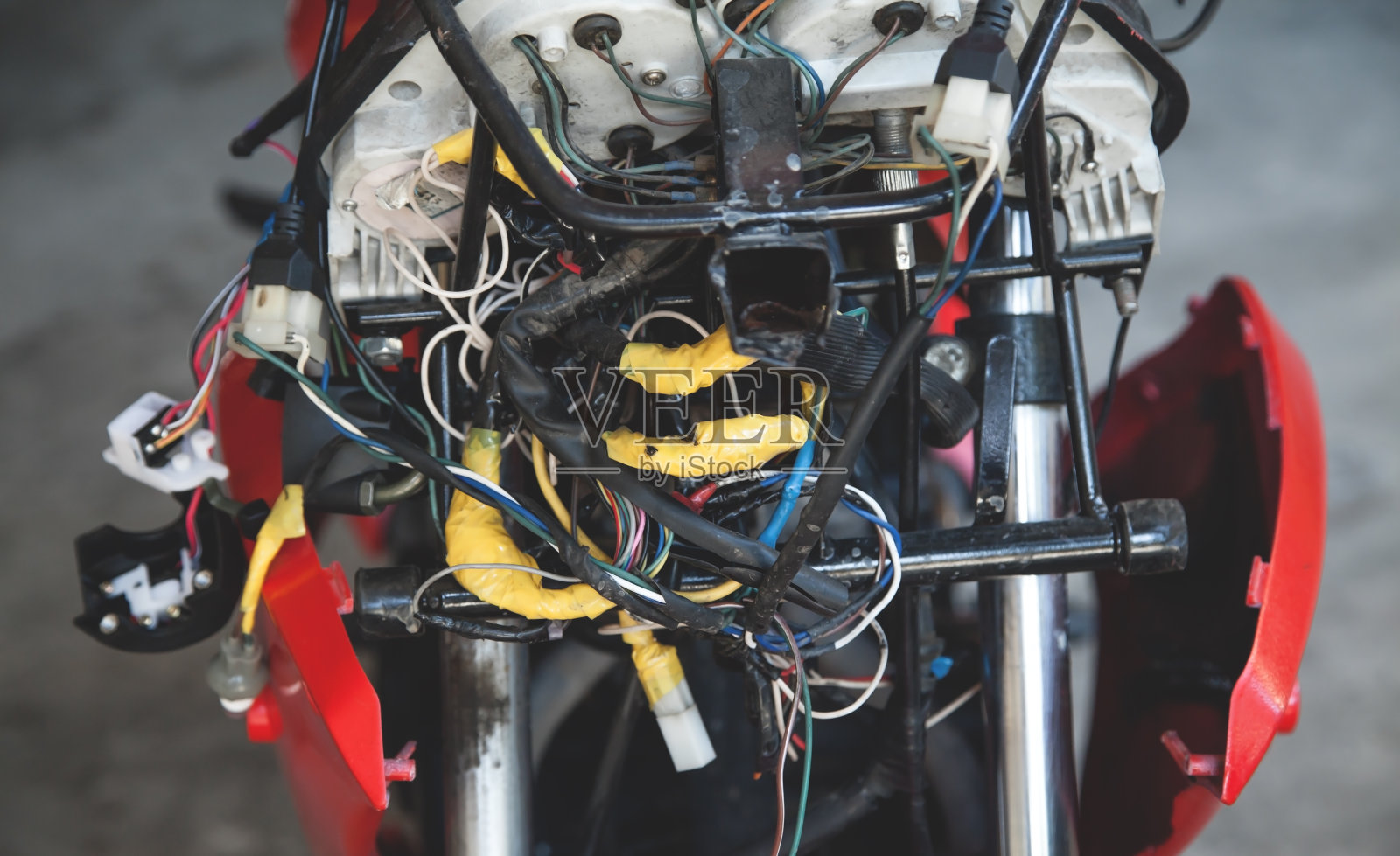 摩托车电缆。维护。修复的概念照片摄影图片