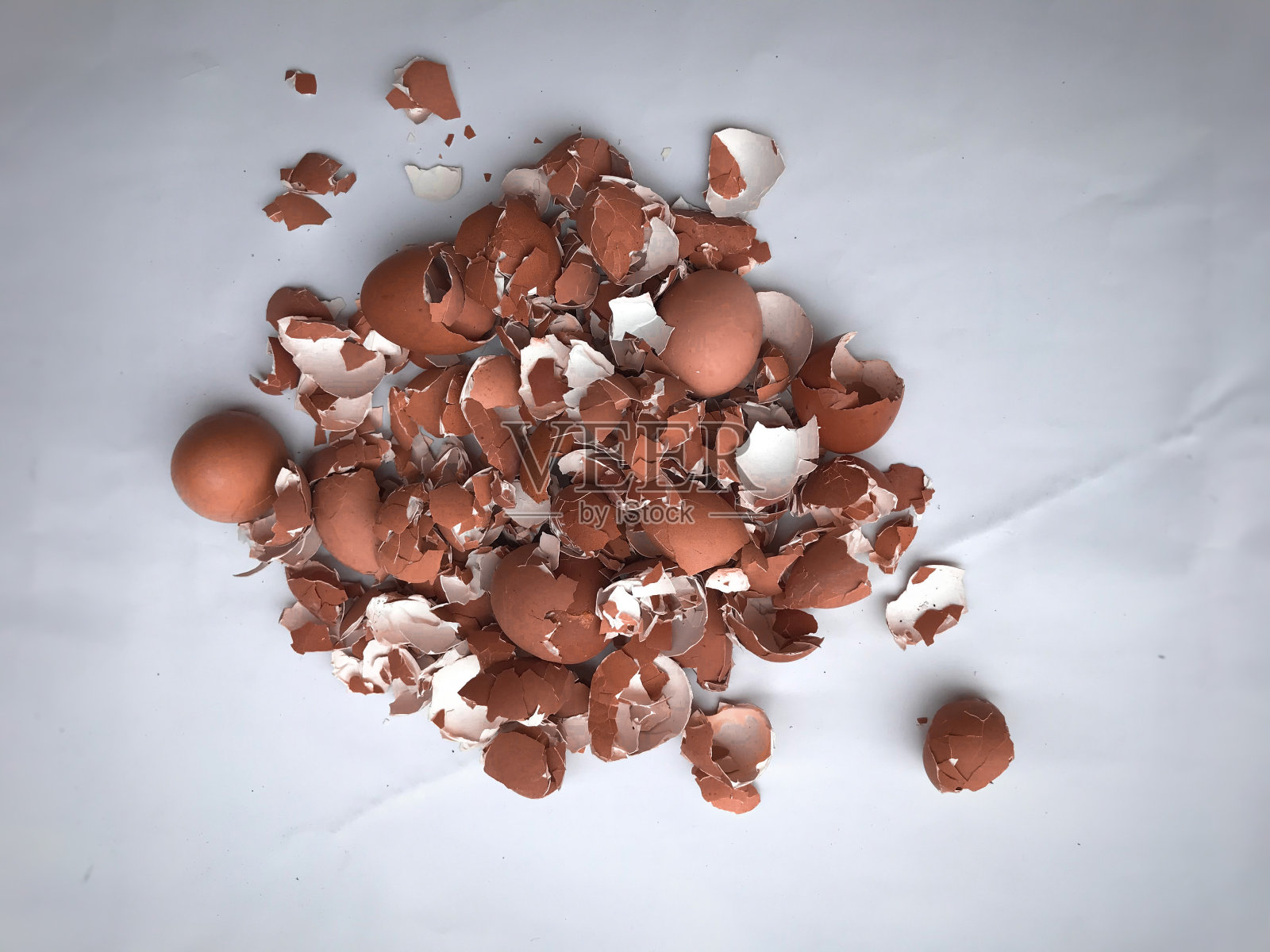 很多鸡蛋皮被收集起来给美国当肥料照片摄影图片