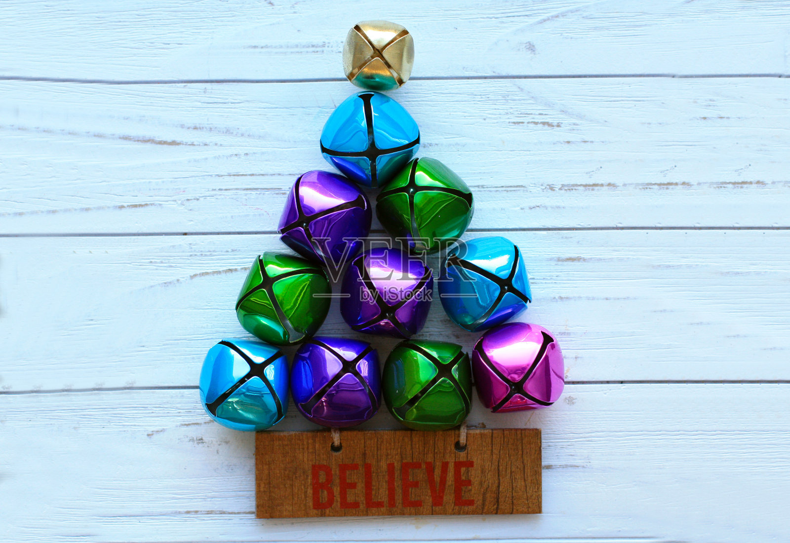 相信写在树下照片摄影图片