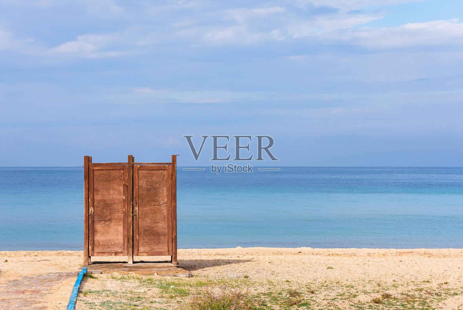 最小的海面和船舱照片照片摄影图片