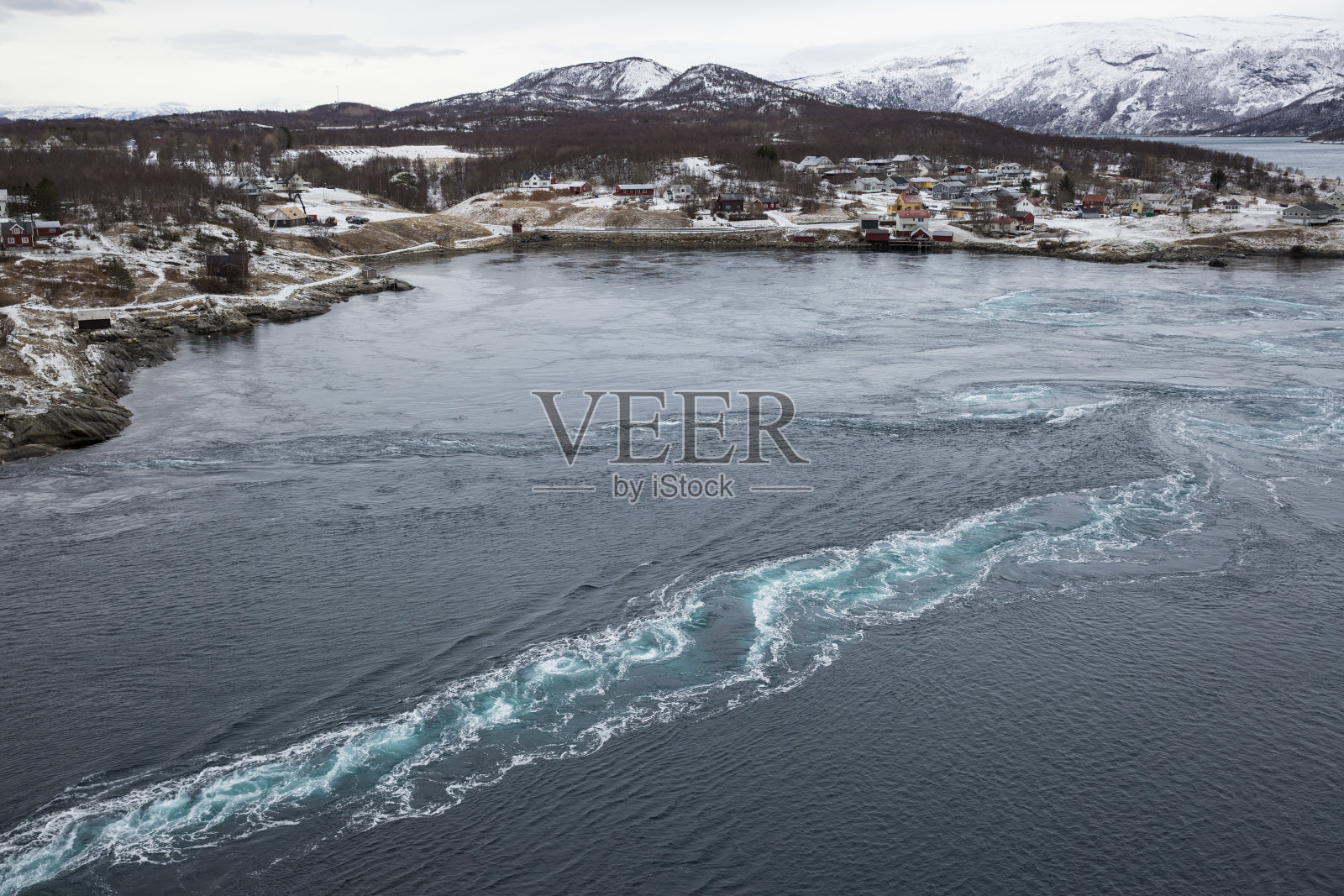 挪威，Nordland, Saltstraumen大漩涡中的漩涡照片摄影图片