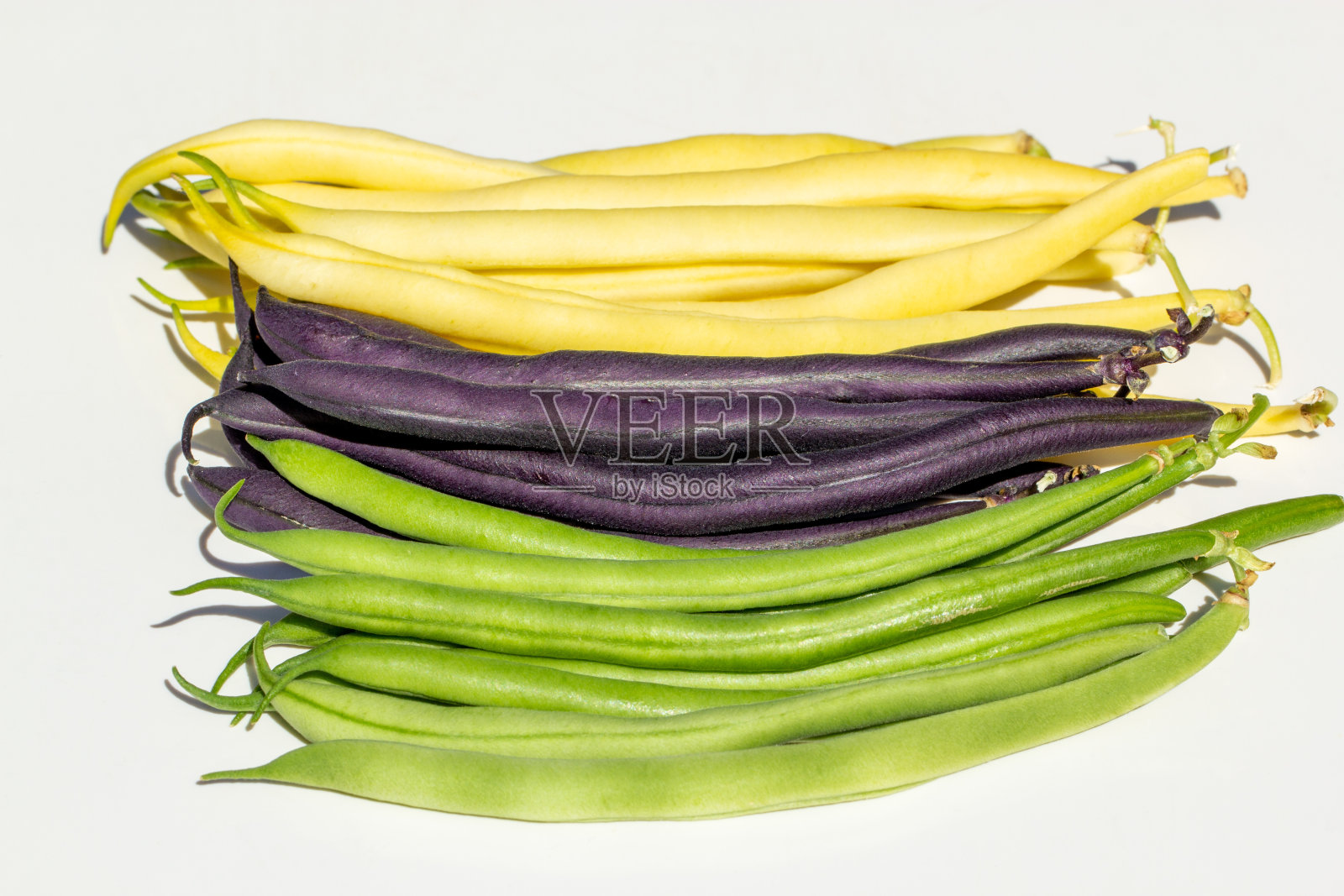 新鲜的黄、绿、紫豆照片摄影图片