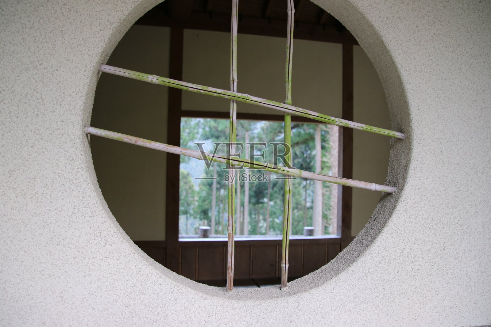 日式圆窗照片摄影图片