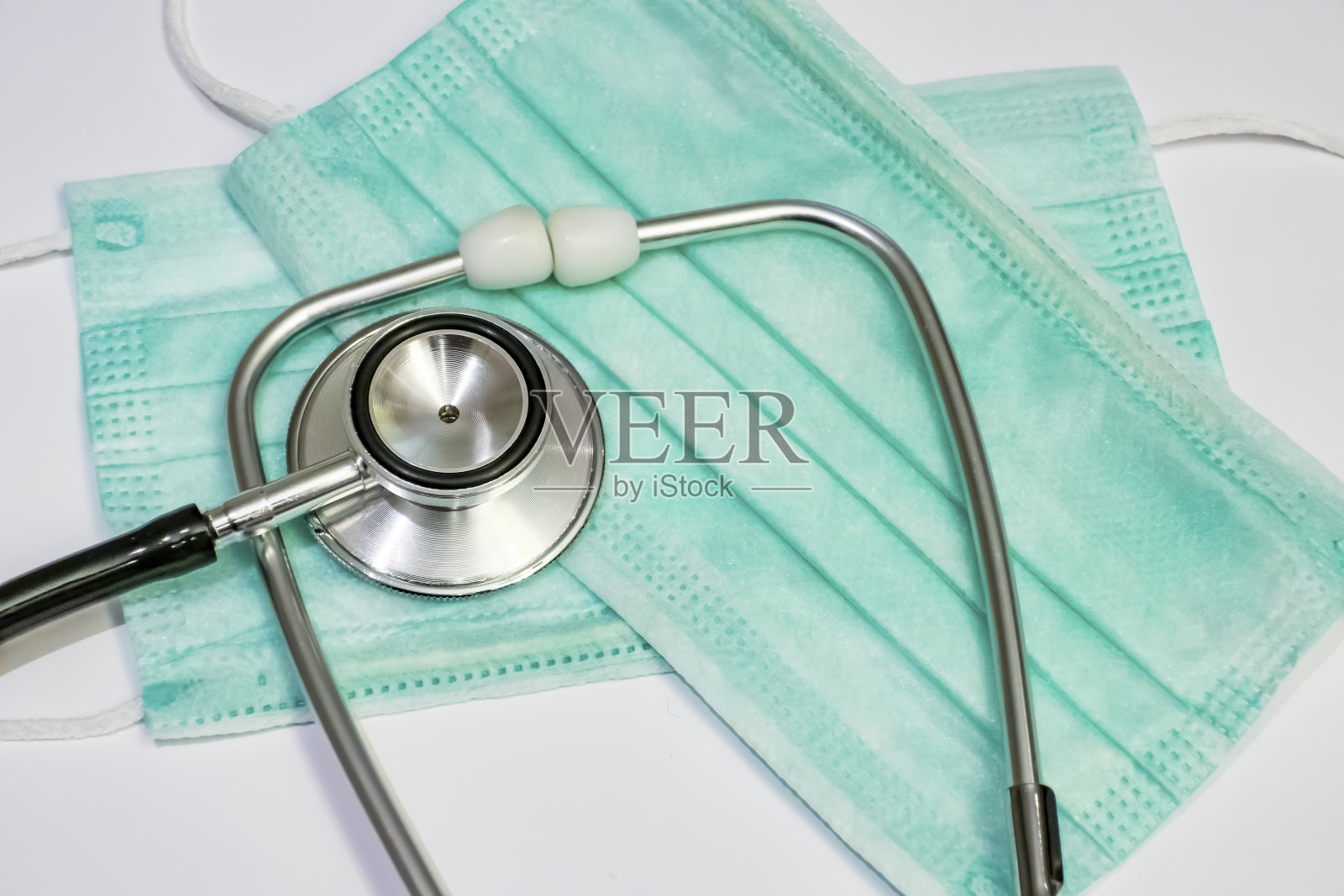 医用口罩和听诊器照片摄影图片