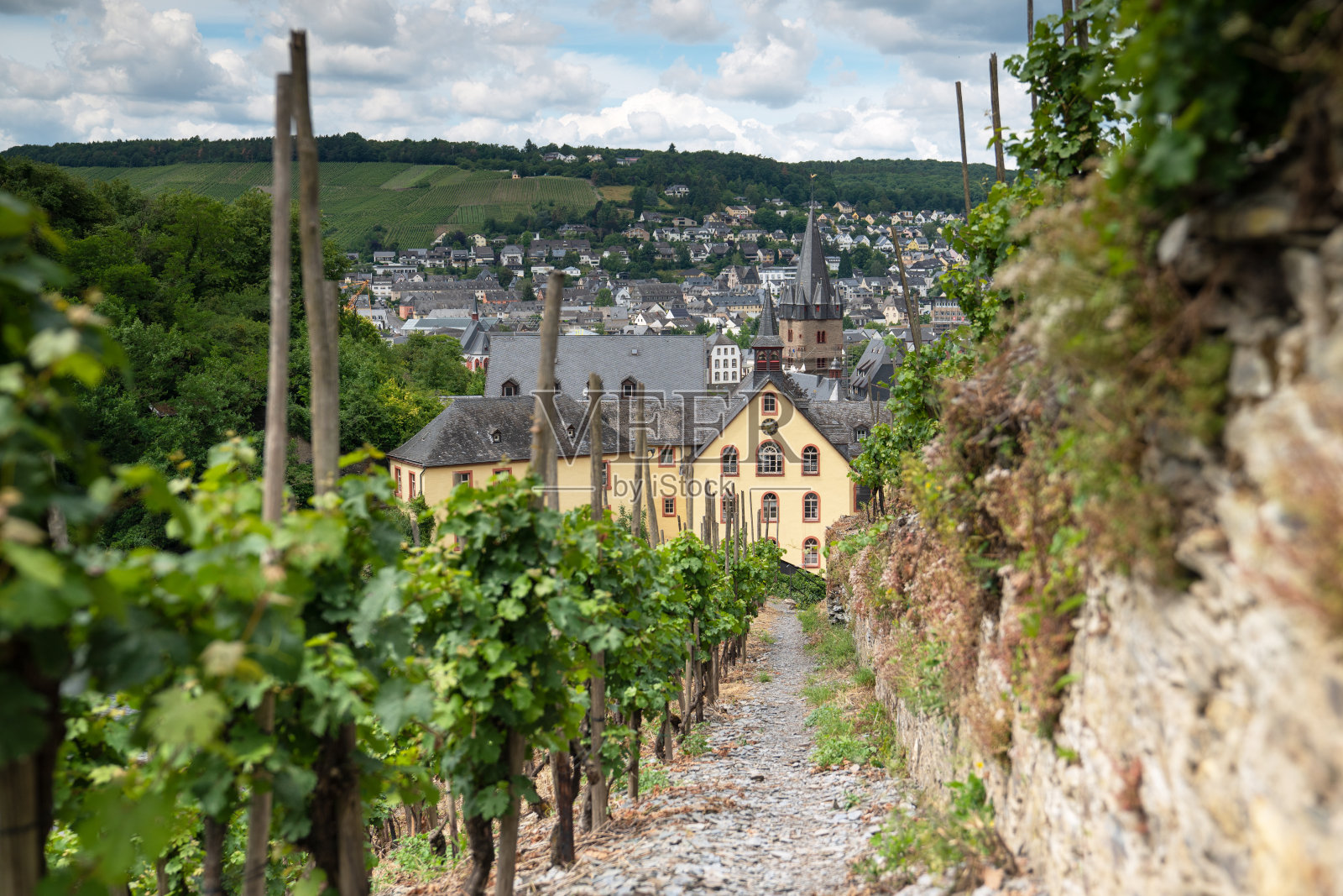 德国，靠近摩泽尔河的Bernkastel照片摄影图片