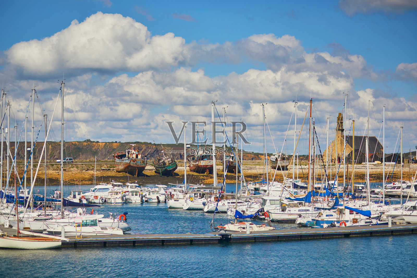 Camaret-sur-Mer港口，法国布列塔尼的著名旅游景点照片摄影图片
