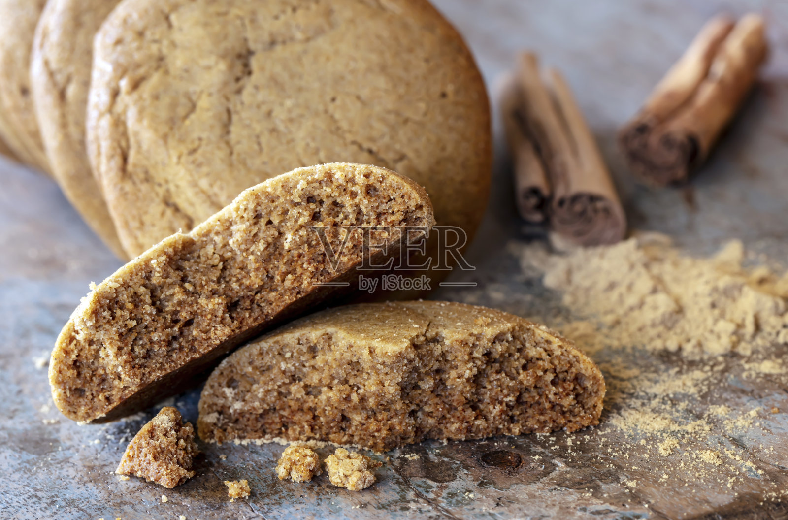 姜饼，自制的，加肉桂。美味的节日饮食。照片摄影图片