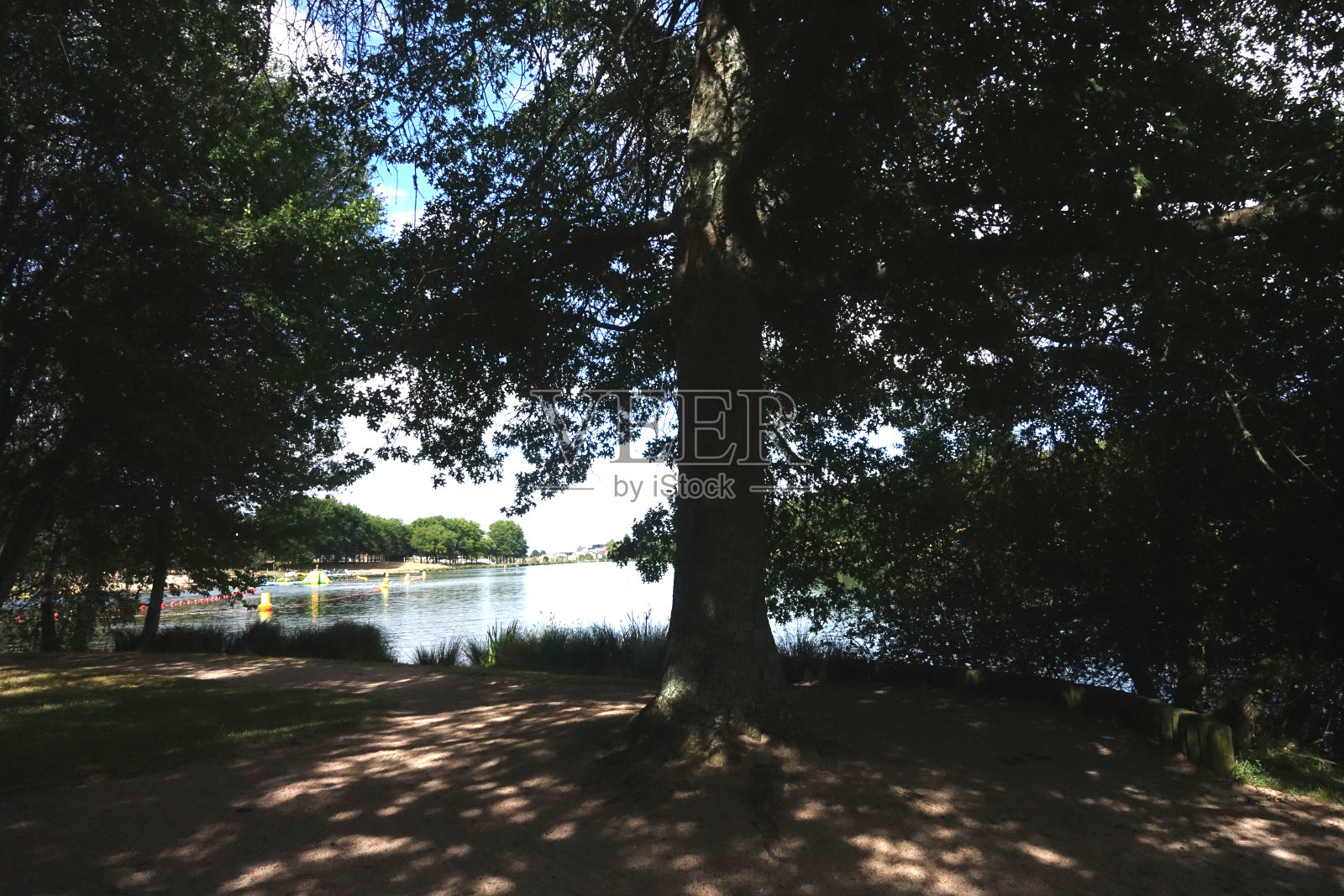 休闲中心海滩沐浴埃唐德考蒂耶拉克罗伊斯盖雷特法国照片摄影图片