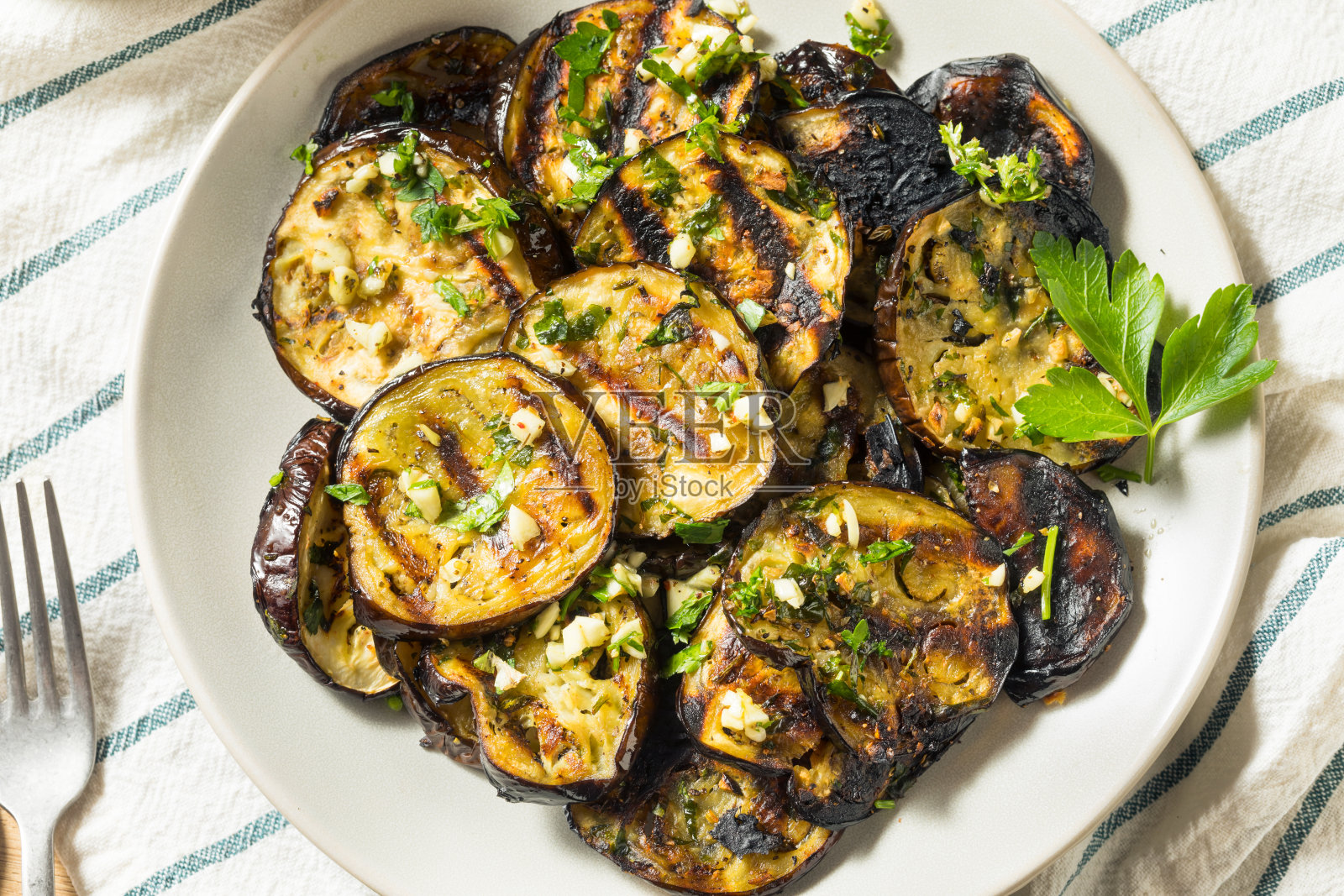 有机烤茄子照片摄影图片