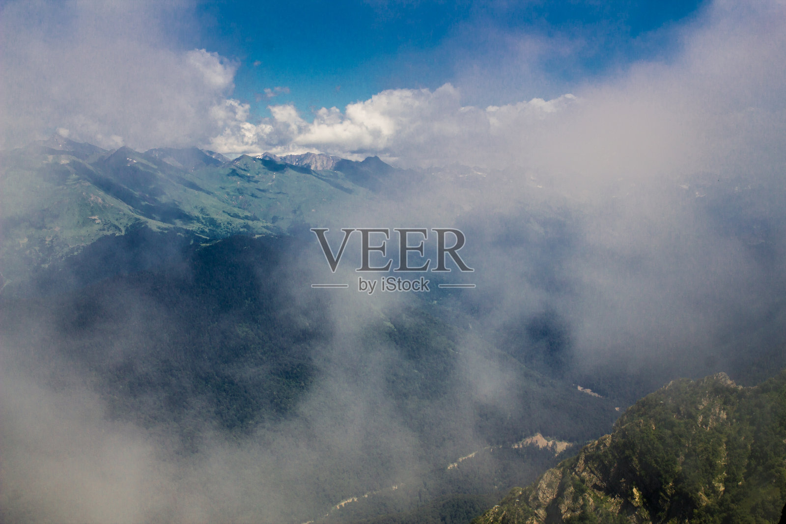 索契罗莎库托高加索山脉的夏季景观照片摄影图片