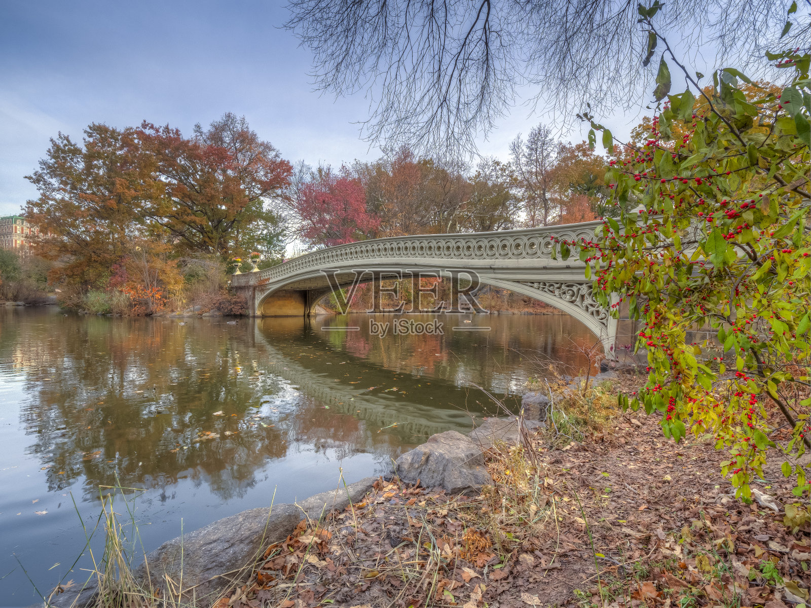 深秋的弓桥照片摄影图片