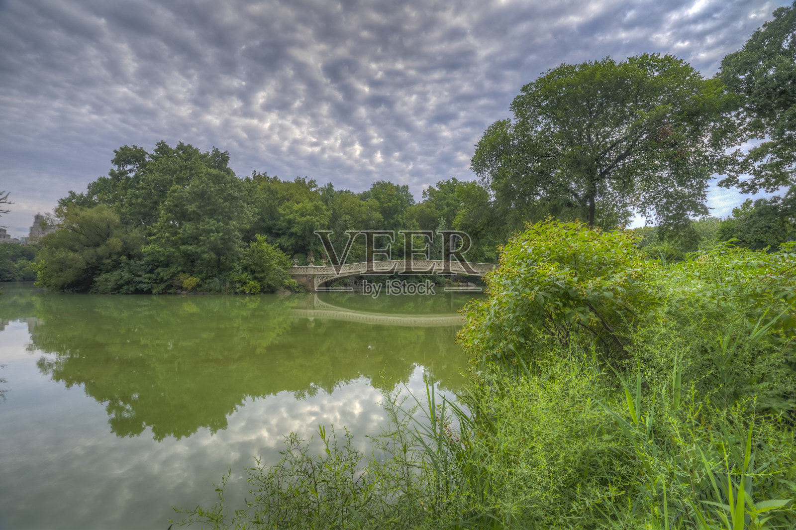 夏末弓桥照片摄影图片