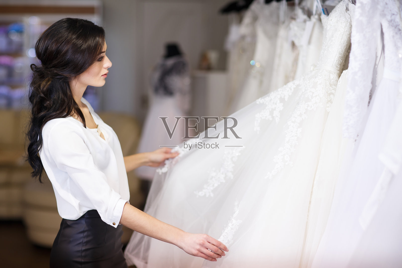 婚纱背景经销商顾问照片摄影图片