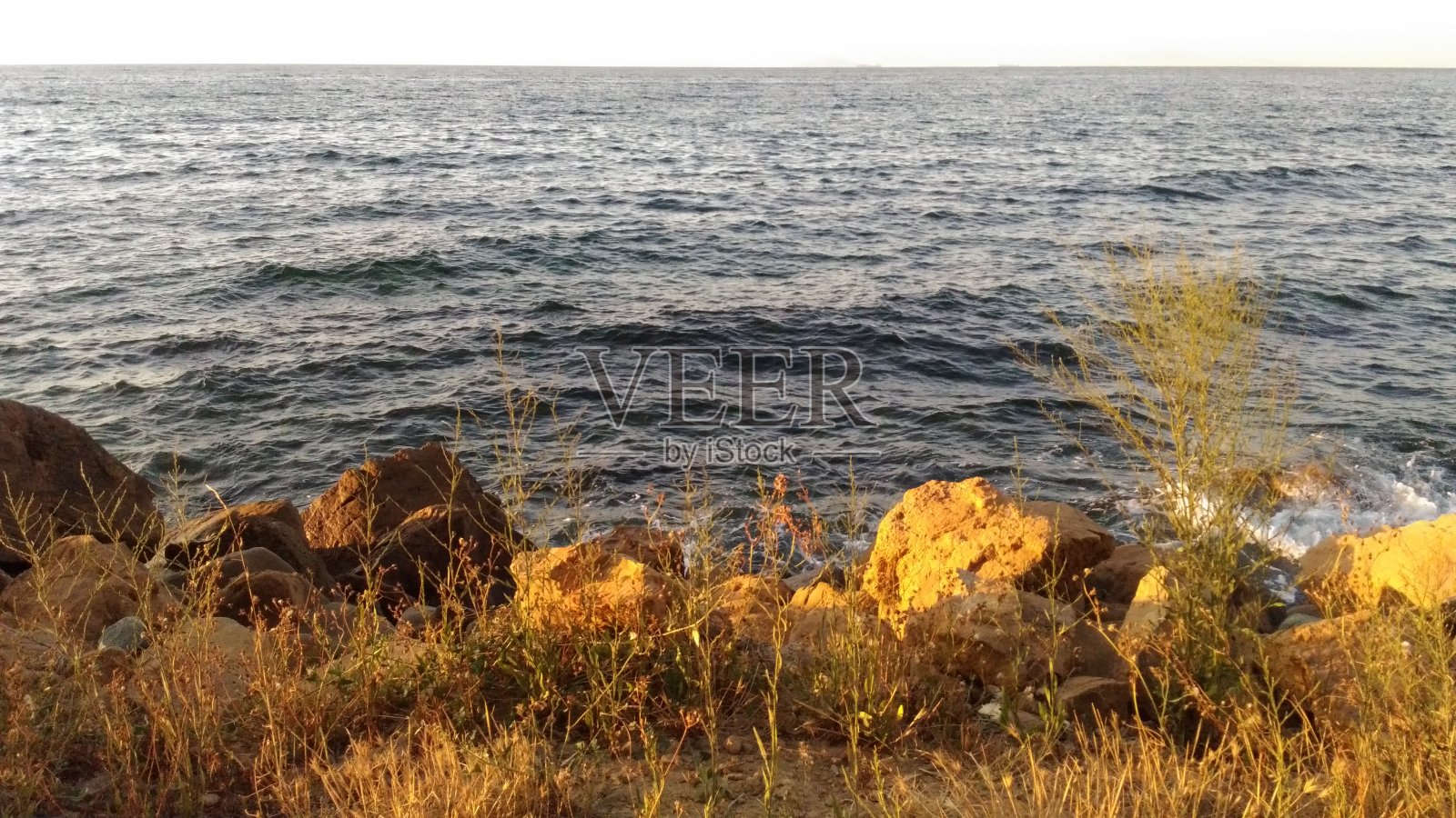 大海和岩石卵石自然照片摄影图片