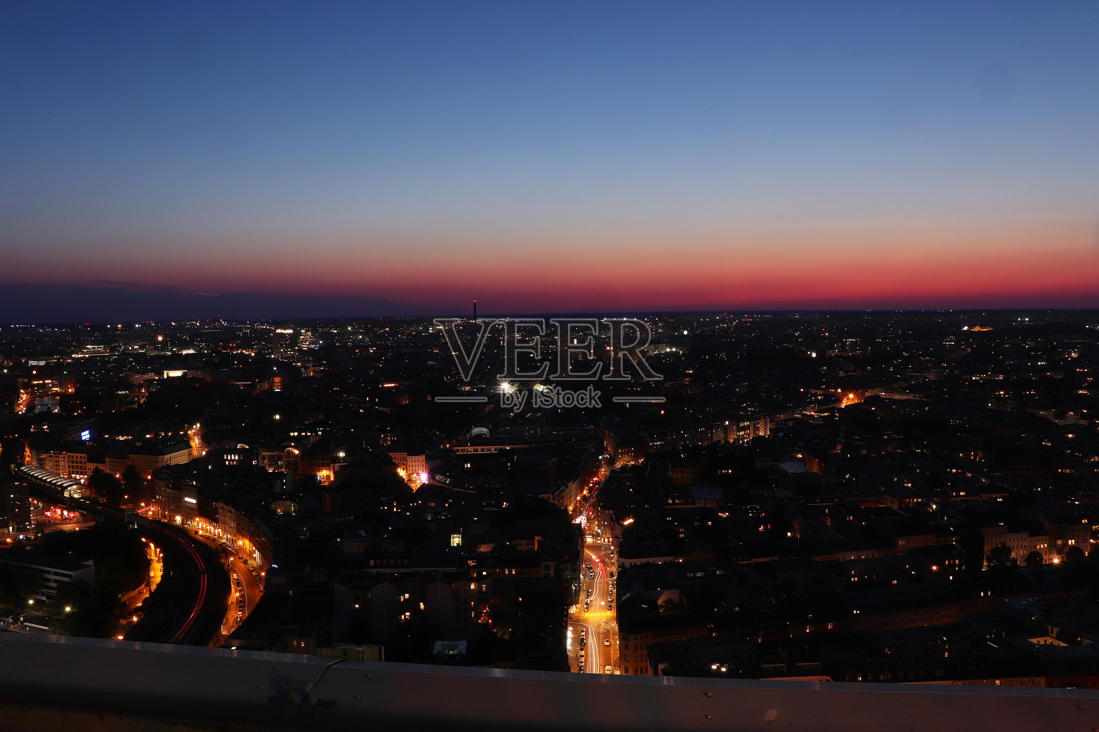 晚上的城市照片摄影图片