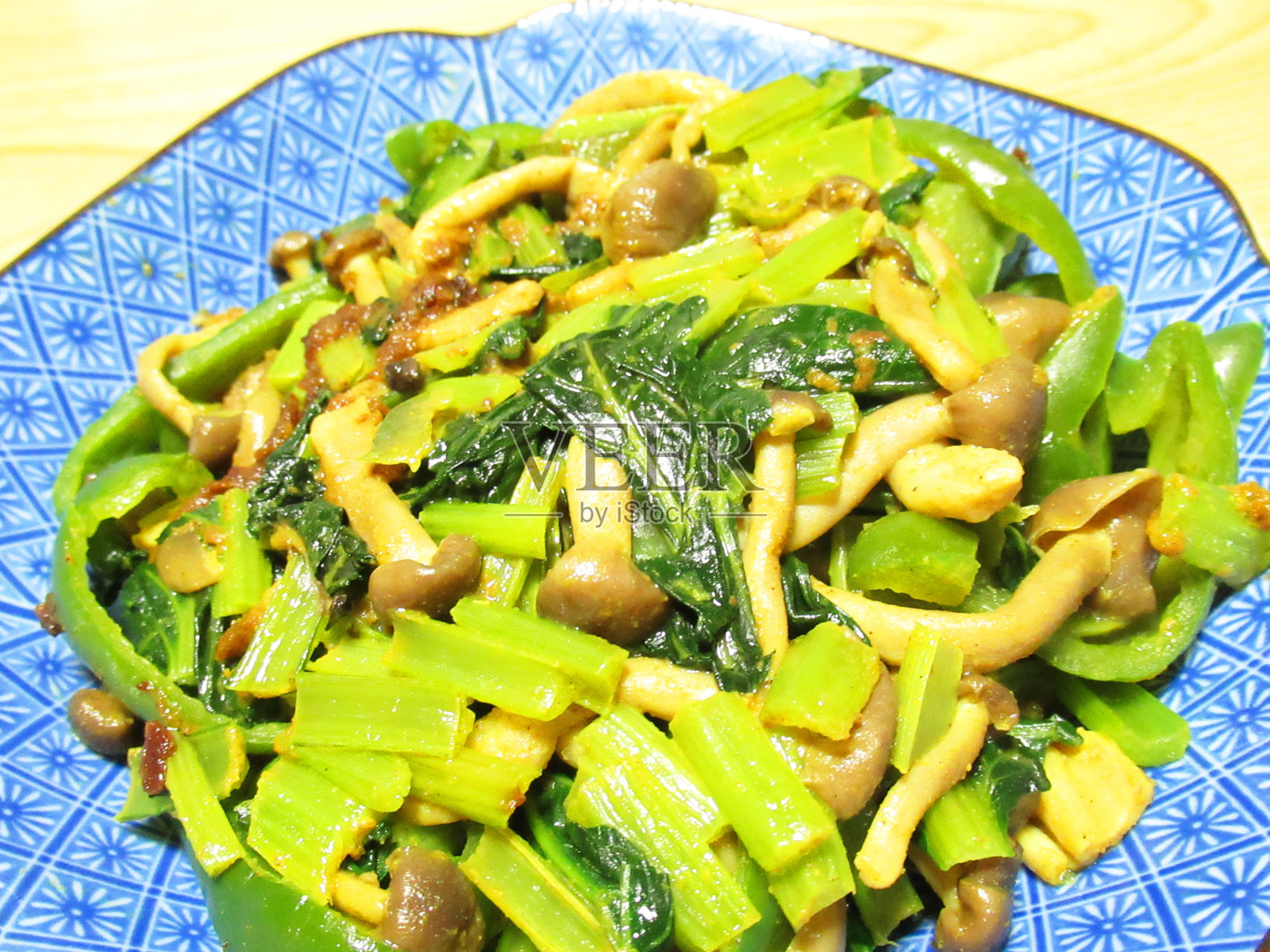 蘑菇的菜肴照片摄影图片