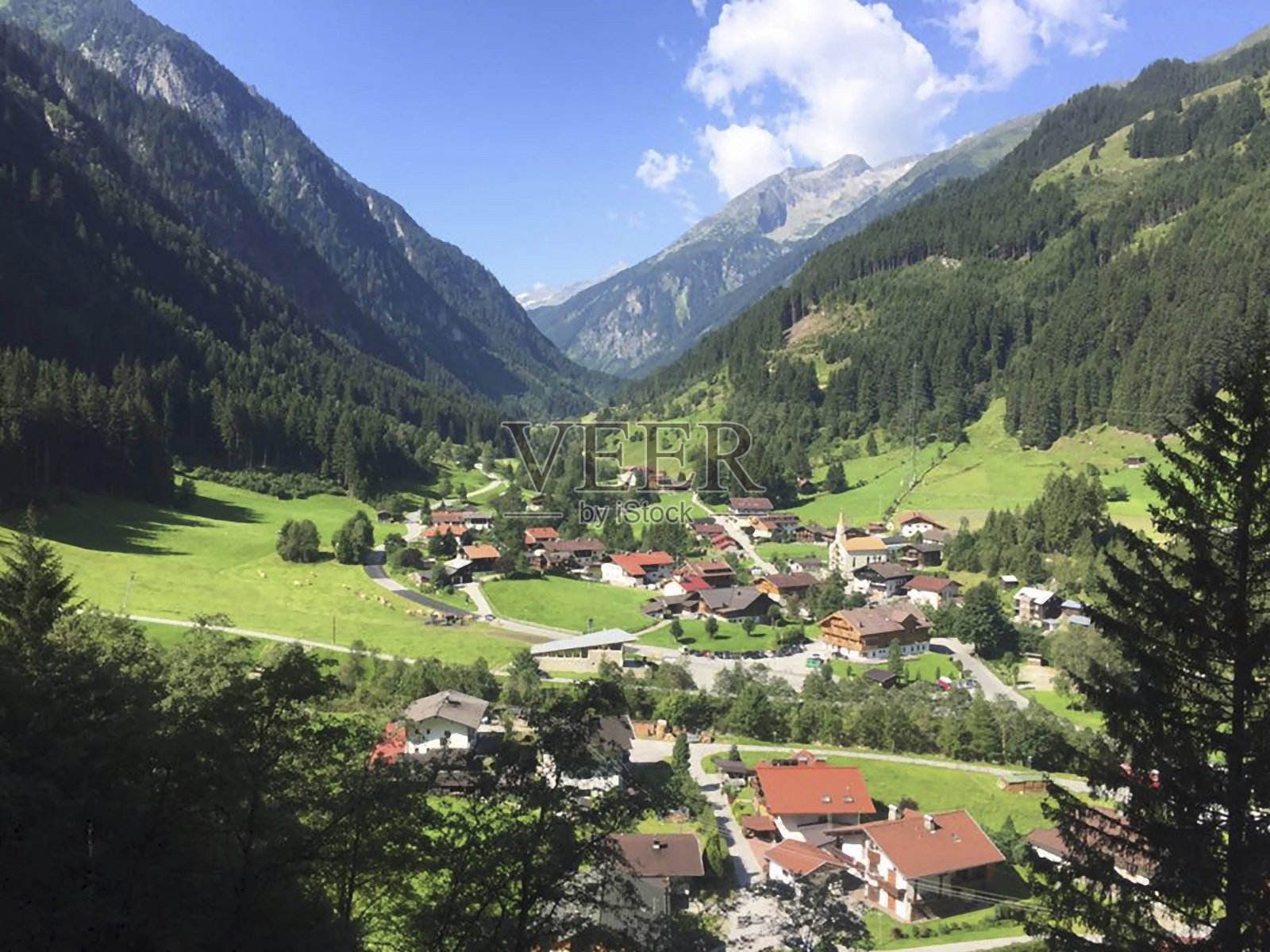 奥地利阿尔卑斯山谷景色照片摄影图片