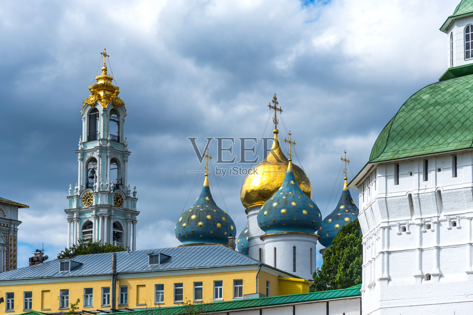 风景如画的三一拉夫拉圣Sergius在Sergiyev Posad在俄罗斯。照片摄影图片