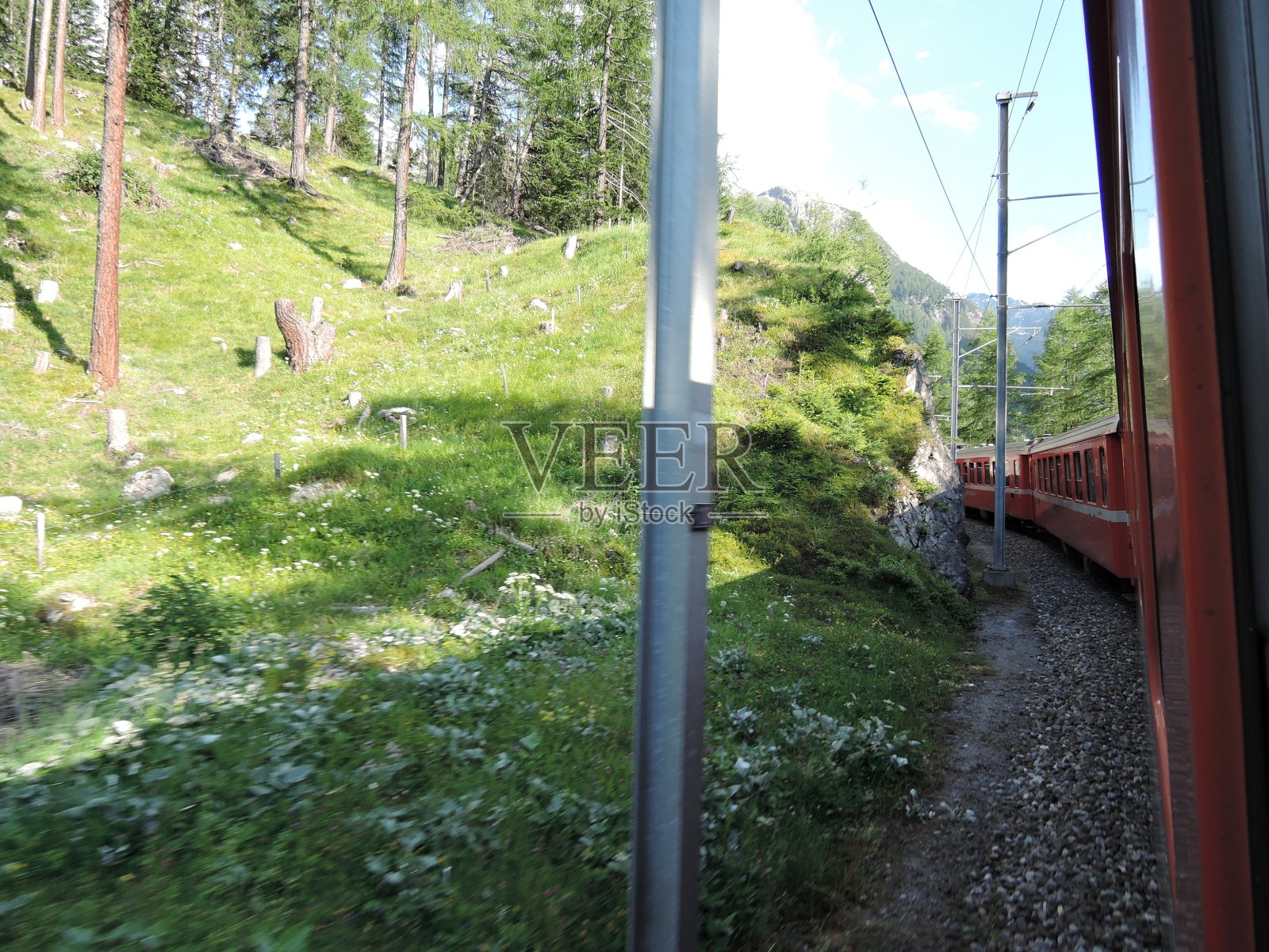 瑞士的特快列车。照片摄影图片