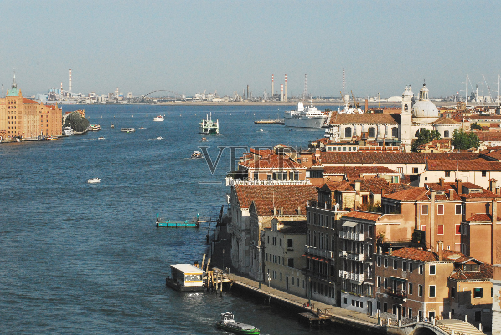 意大利-威尼斯-从城市和泻湖到大陆的鸟瞰图照片摄影图片