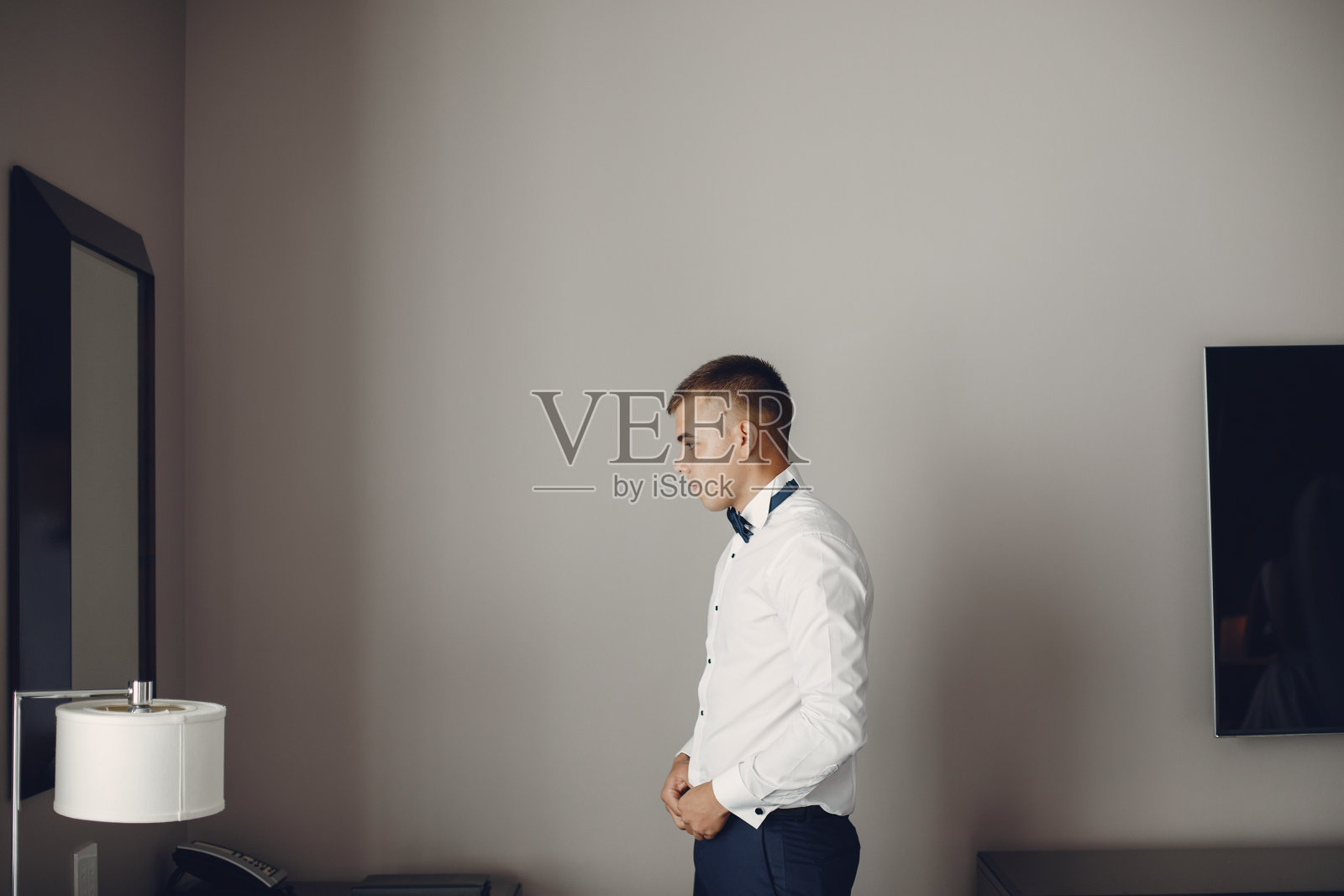 穿西装的男人照片摄影图片