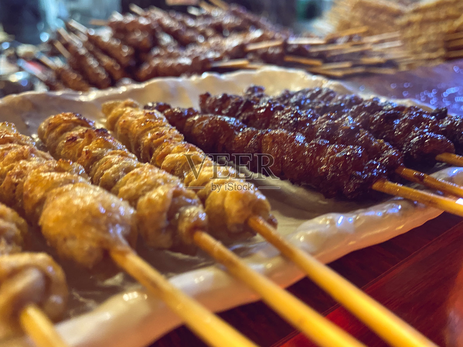 鸟川是日本的烤鸡皮照片摄影图片