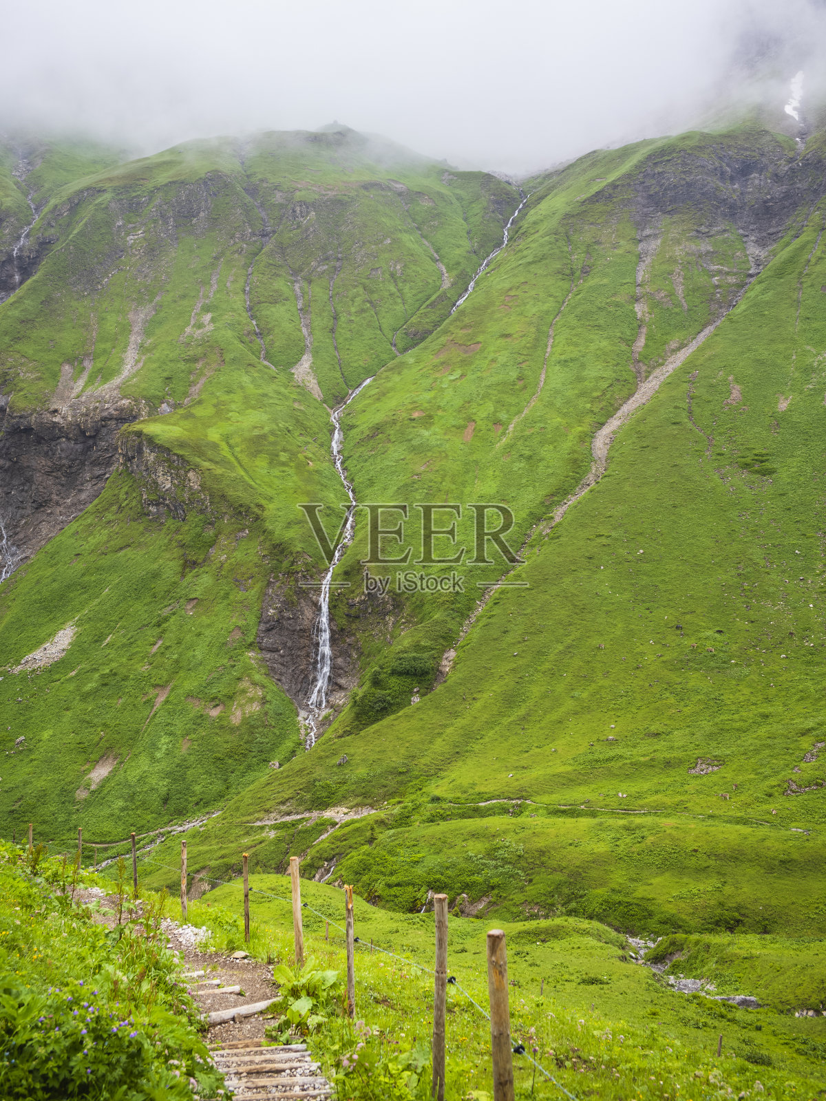 巴伐利亚阿尔卑斯攀登到肯普特纳小屋照片摄影图片
