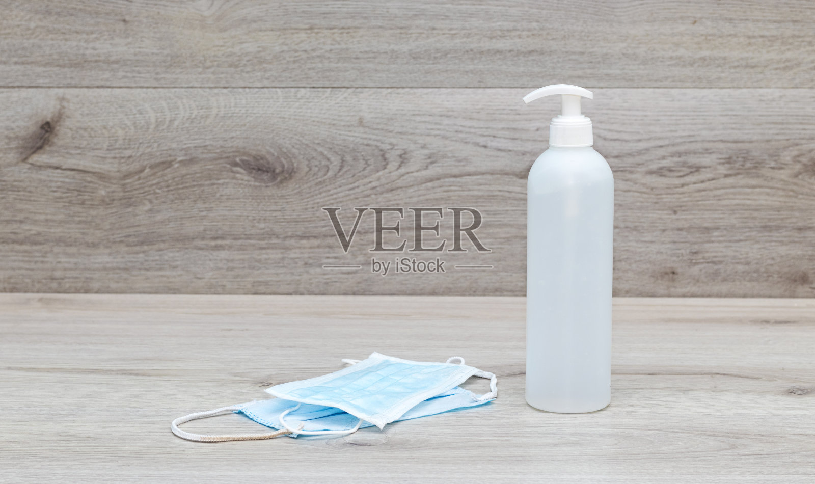 冠状病毒冠状病毒预防旅行口罩和手部卫生防护液。照片摄影图片